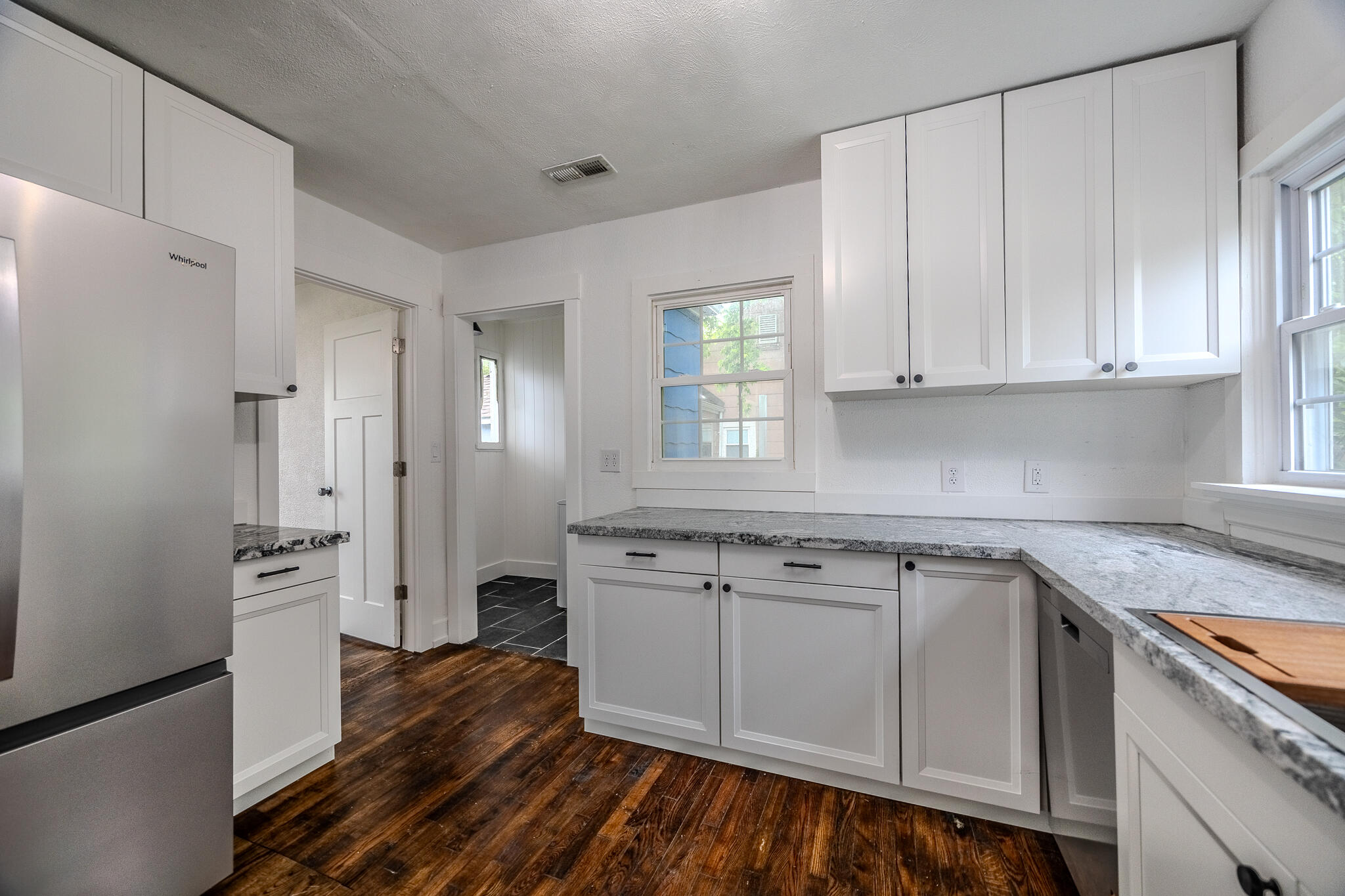 207 North Forest Avenue Property Photo 11