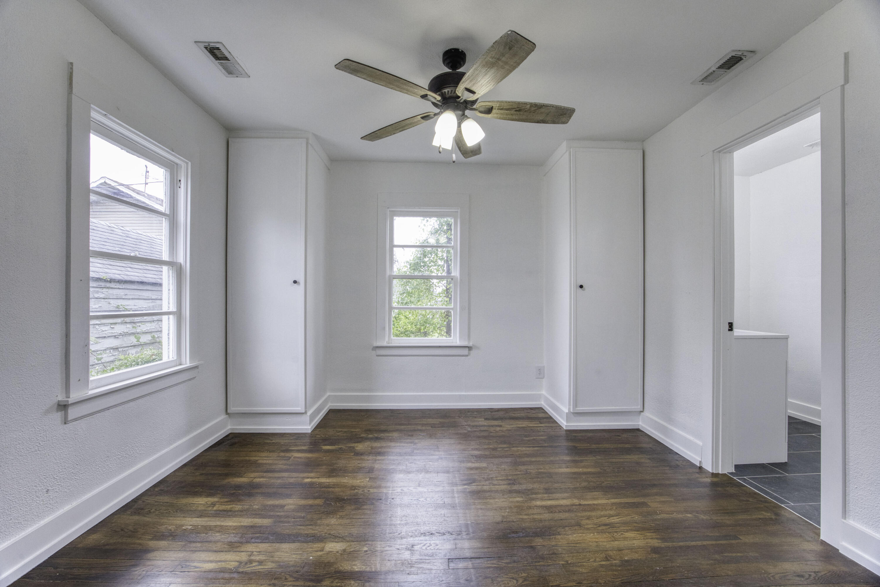 207 North Forest Avenue Property Photo 14