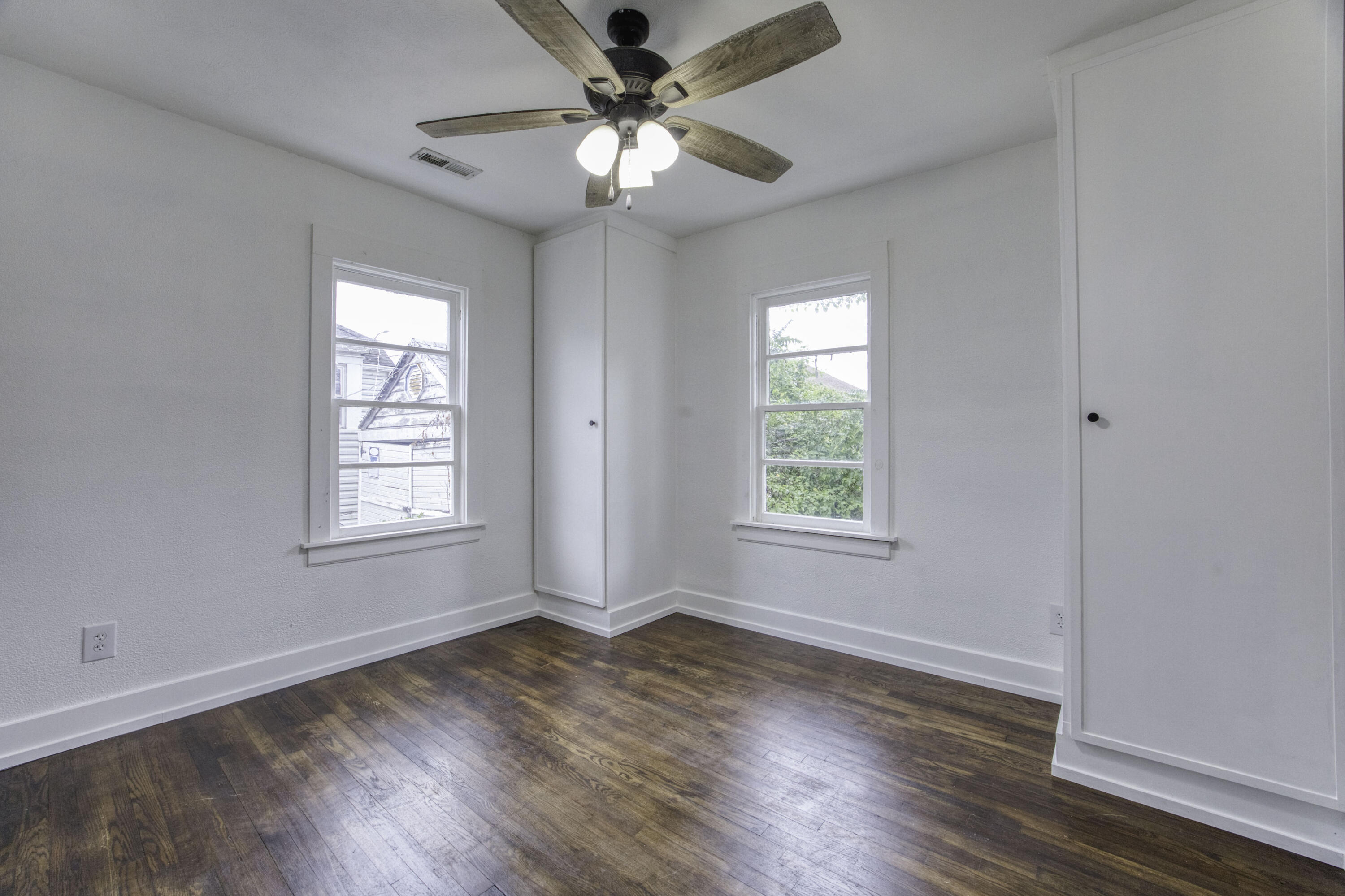 207 North Forest Avenue Property Photo 15