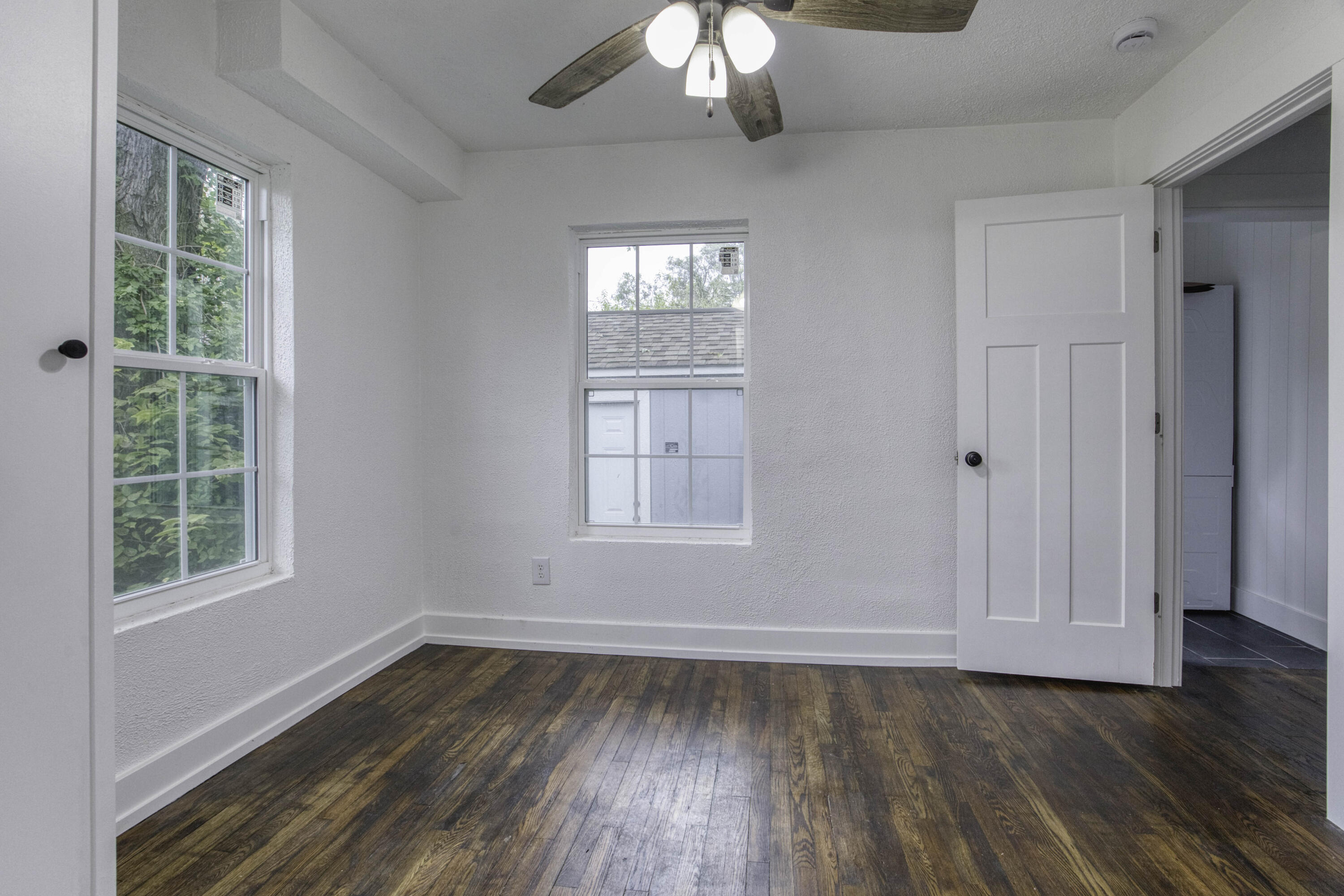 207 North Forest Avenue Property Photo 18