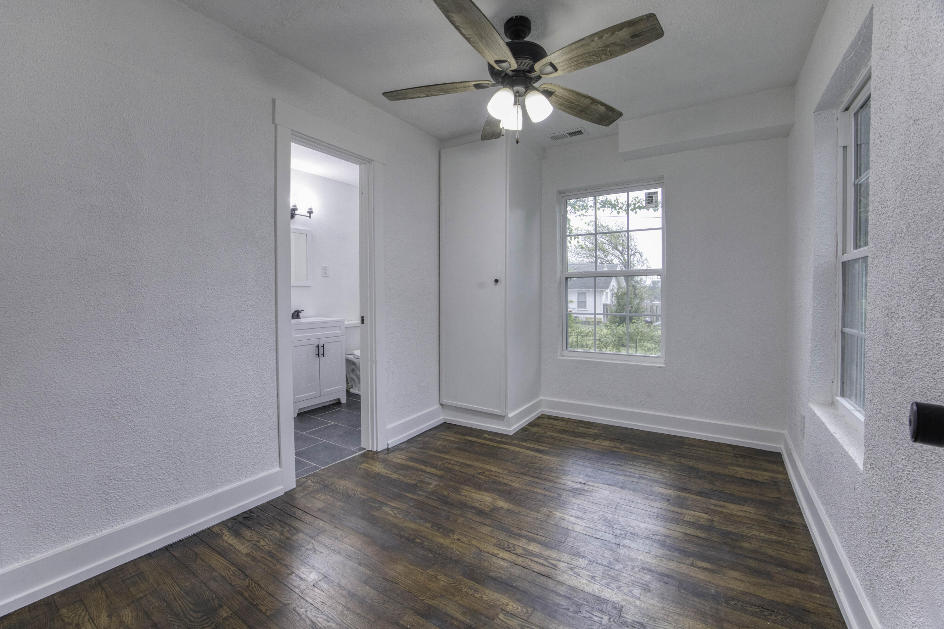 207 North Forest Avenue Property Photo 19