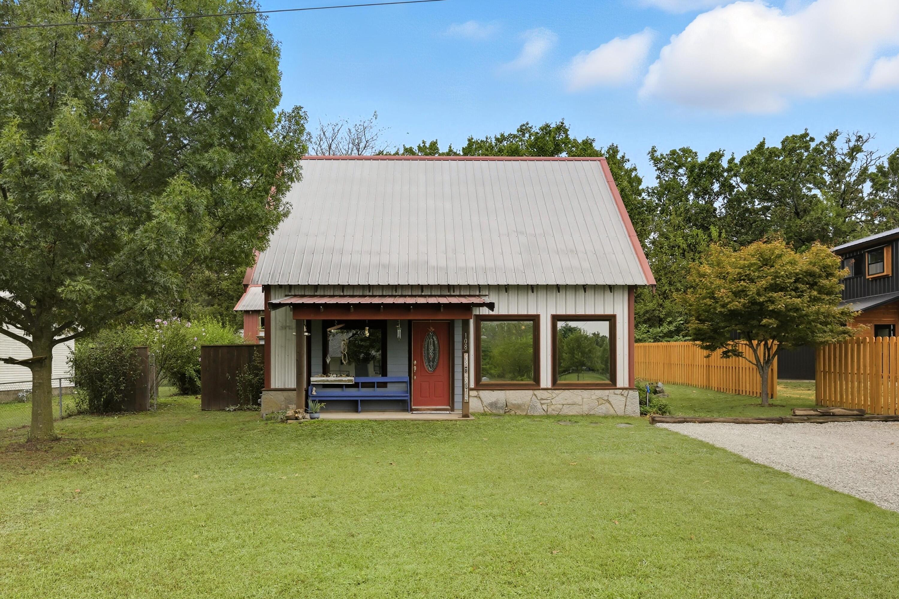 108 North Janice Street Property Photo 1