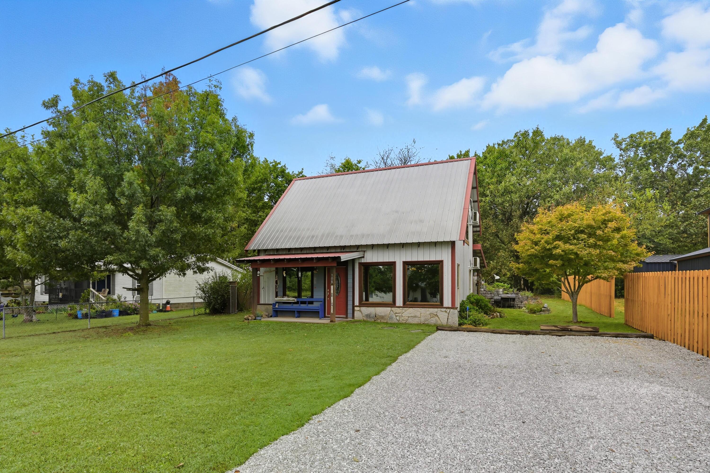 108 North Janice Street Property Photo 2