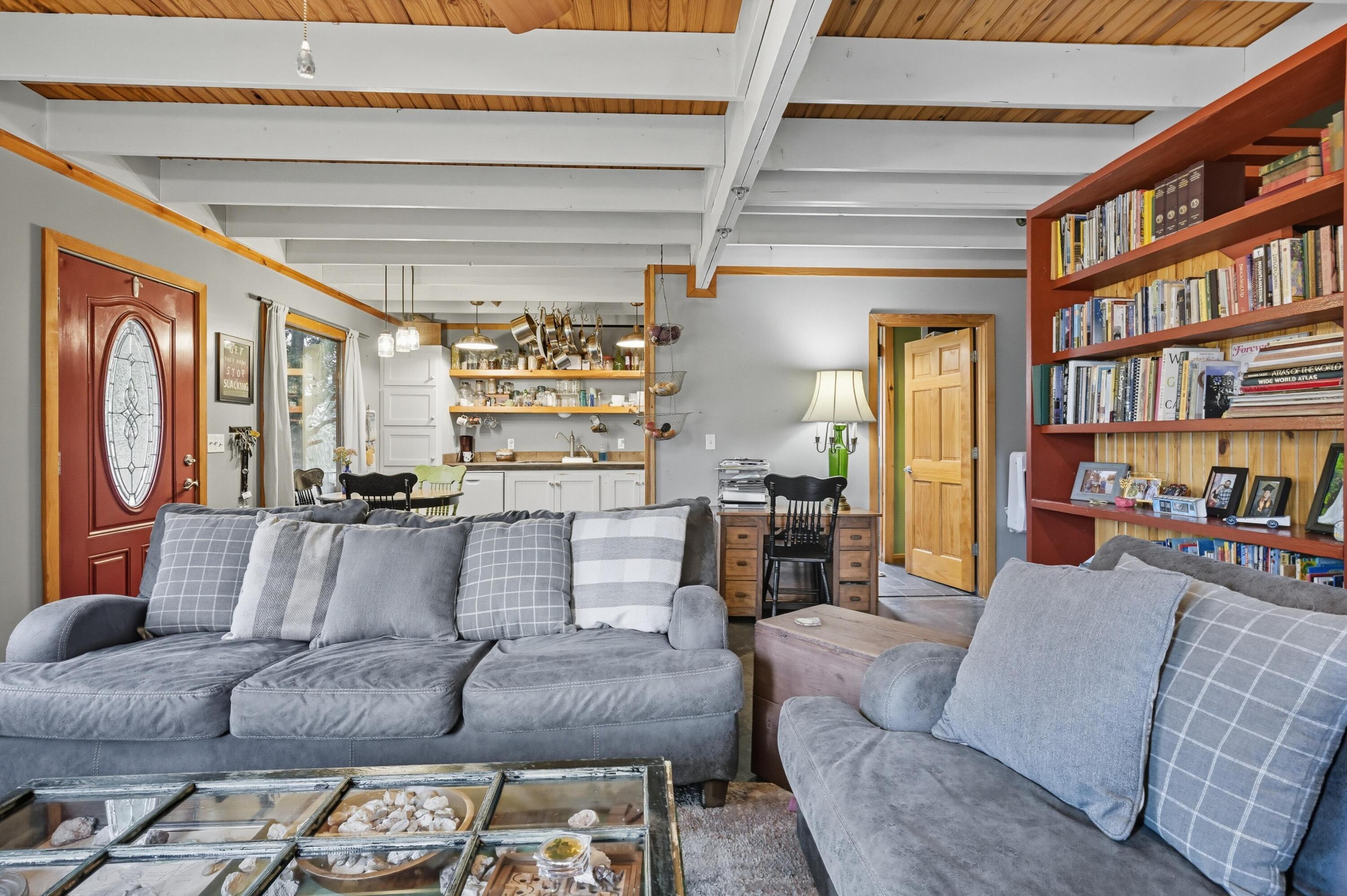 108 North Janice Street Property Photo 6