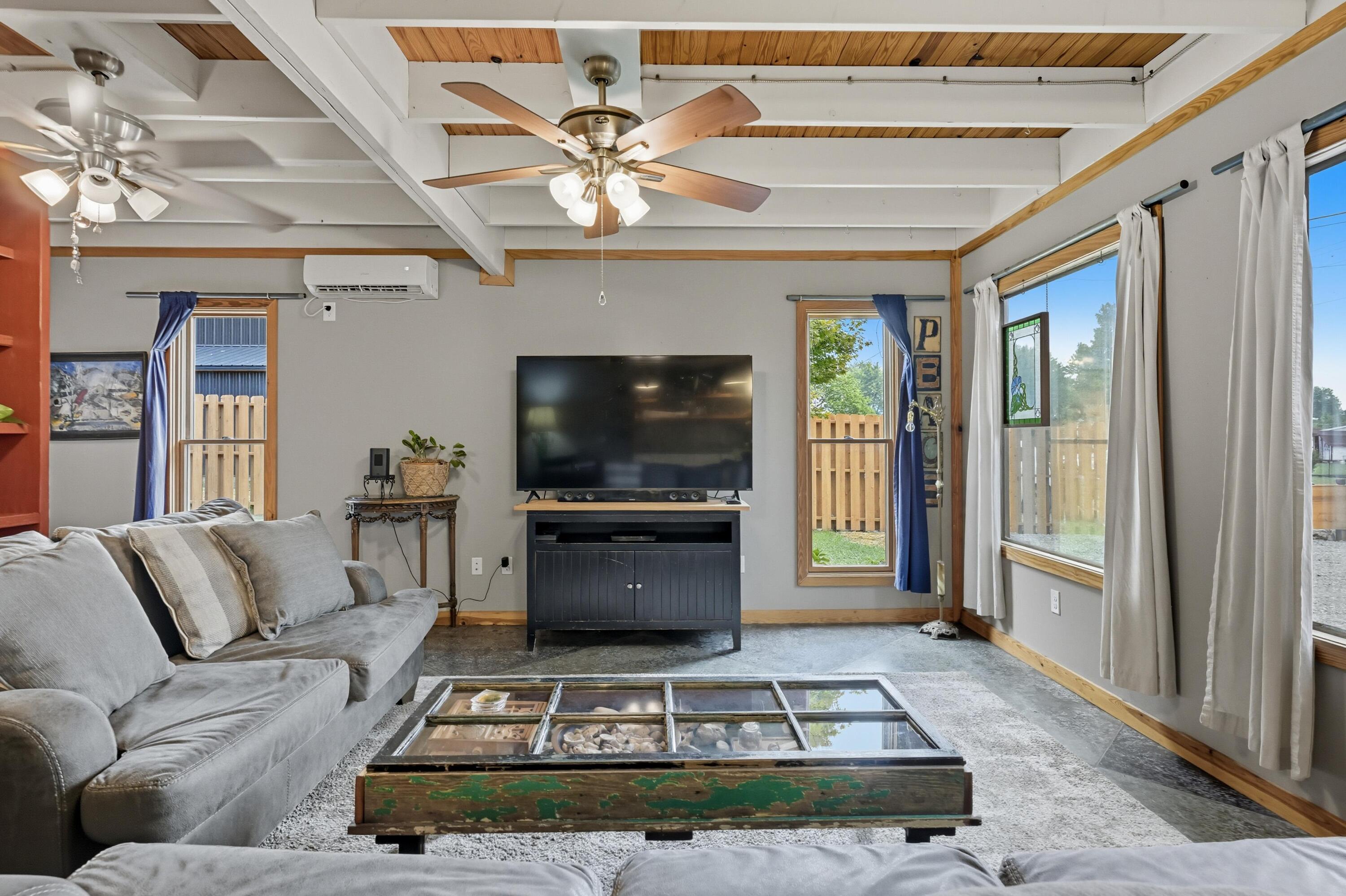 108 North Janice Street Property Photo 7