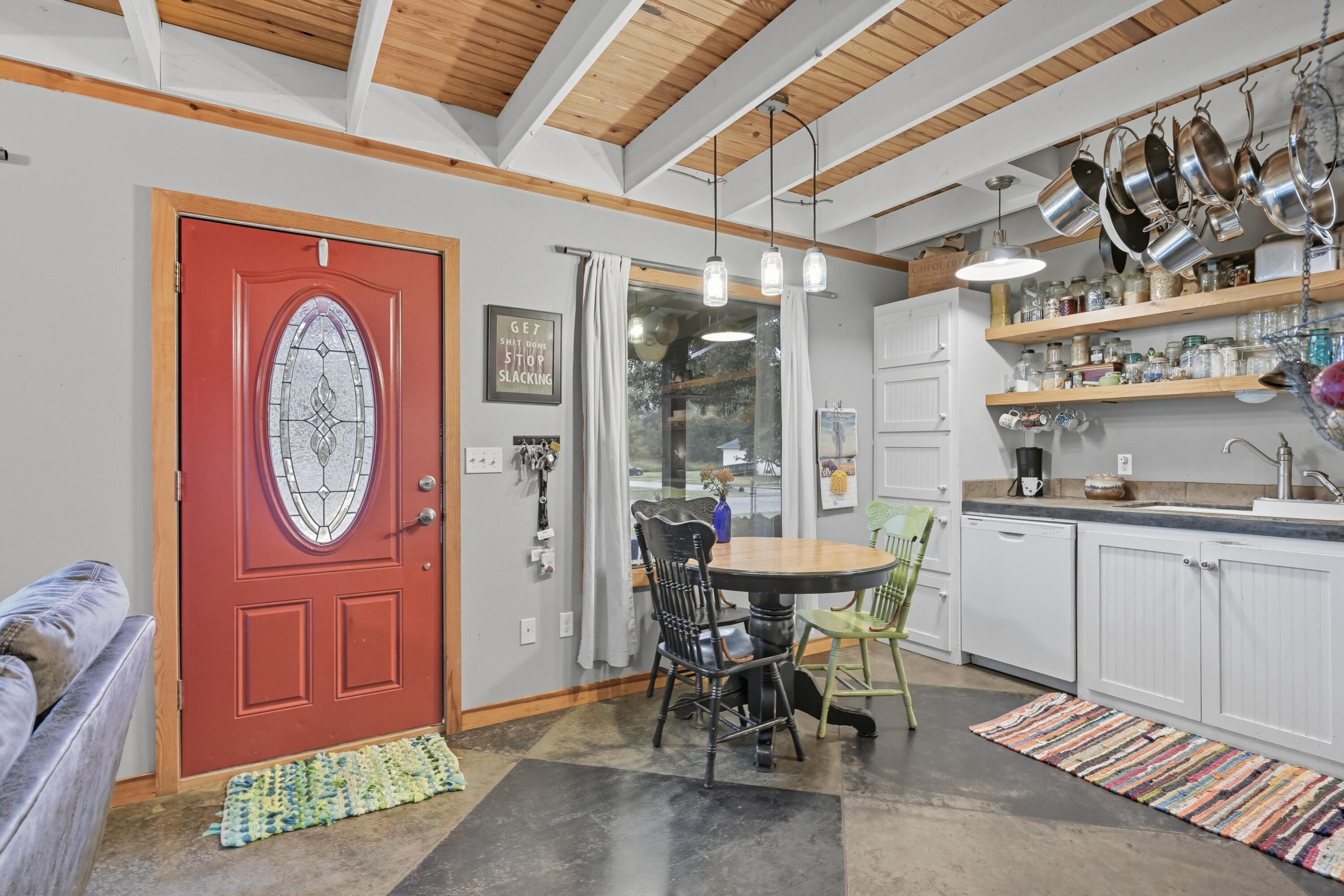 108 North Janice Street Property Photo 8