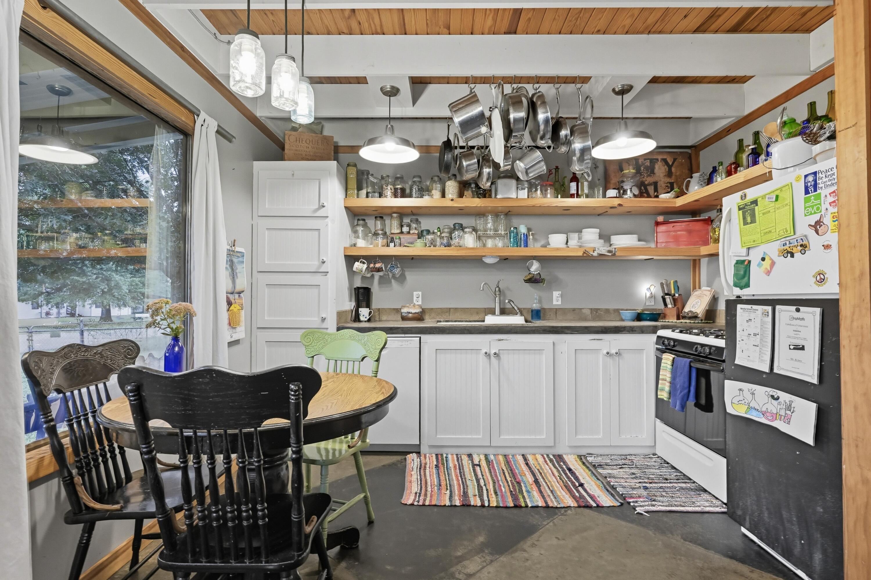 108 North Janice Street Property Photo 9