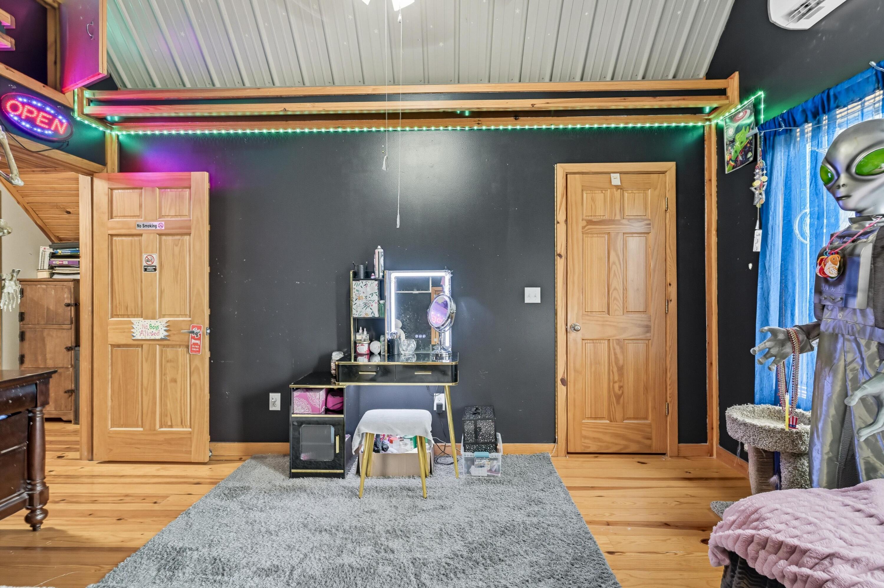 108 North Janice Street Property Photo 23