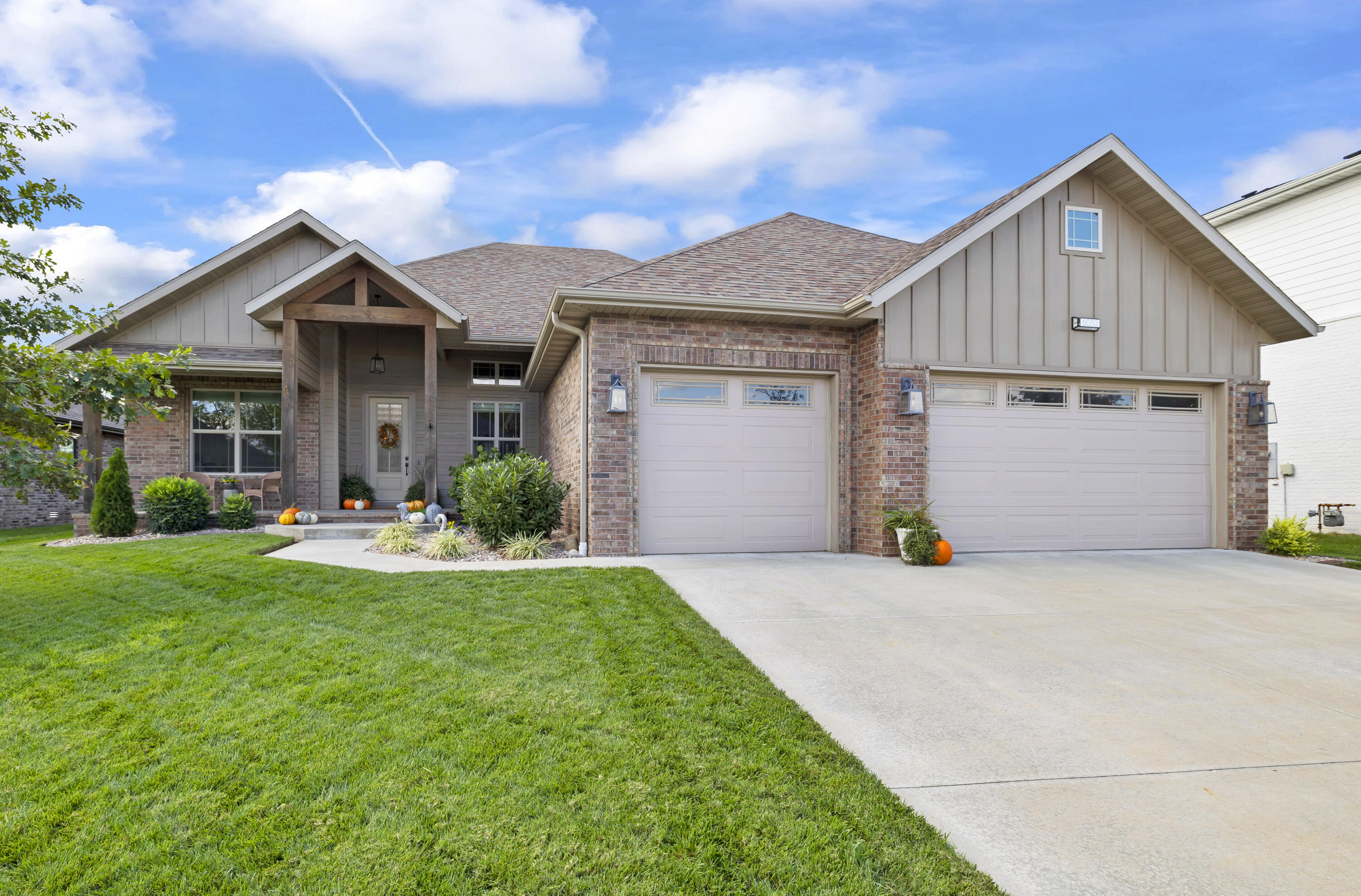 6053 South Maryland Avenue Property Photo 1