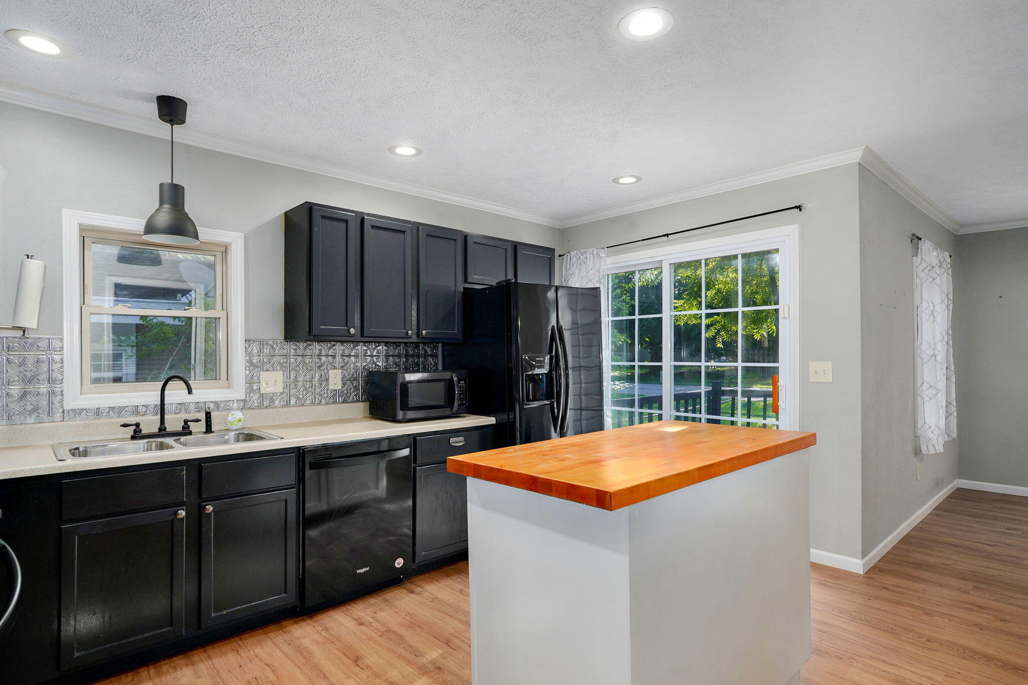 533 North Main Street Property Photo 9