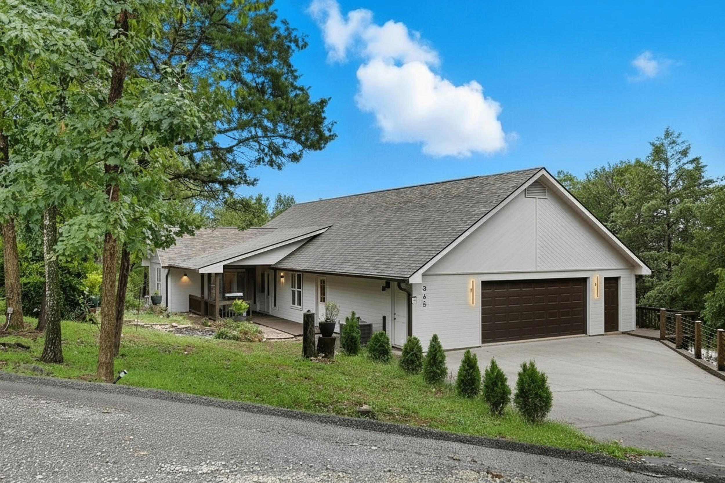 365 Plaza Drive Property Photo 1