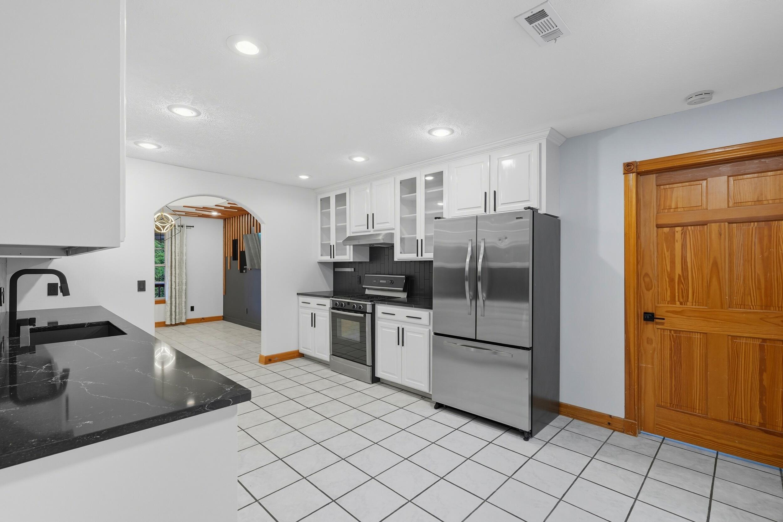 365 Plaza Drive Property Photo 14