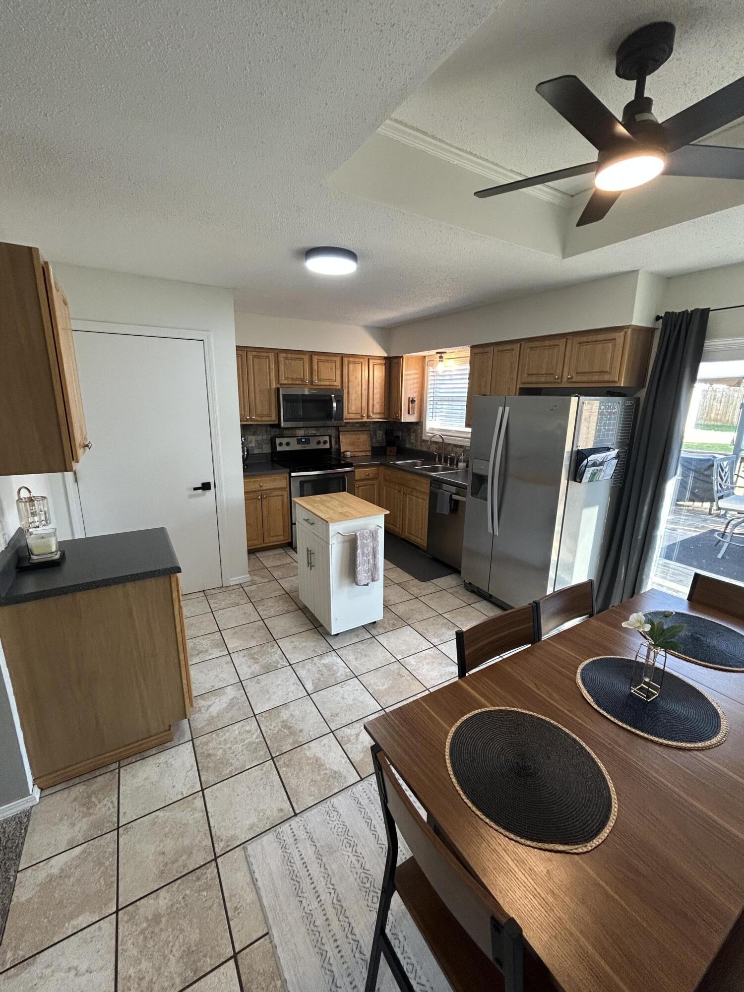 3840 West Overland Street Property Photo 9