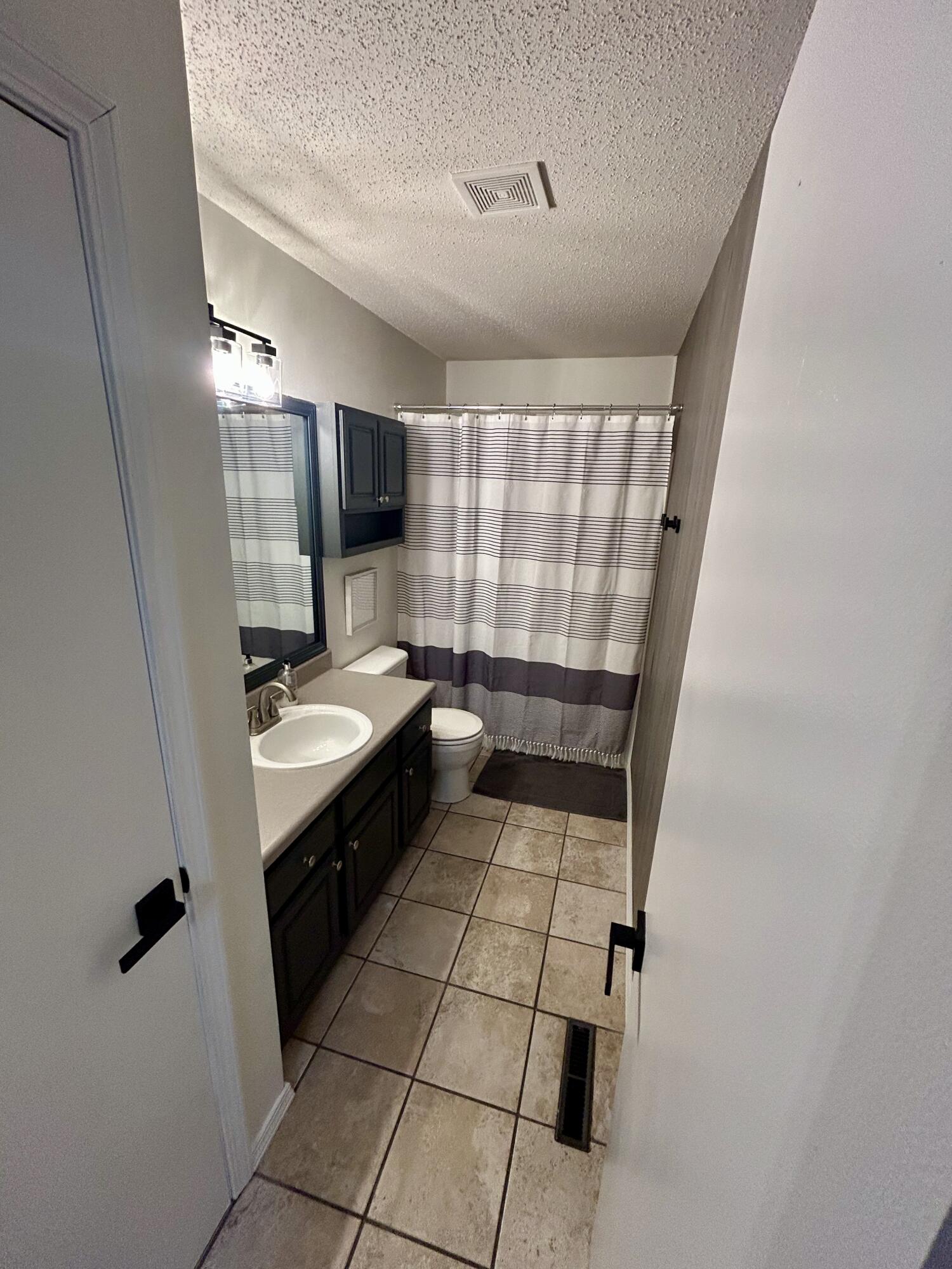 3840 West Overland Street Property Photo 17