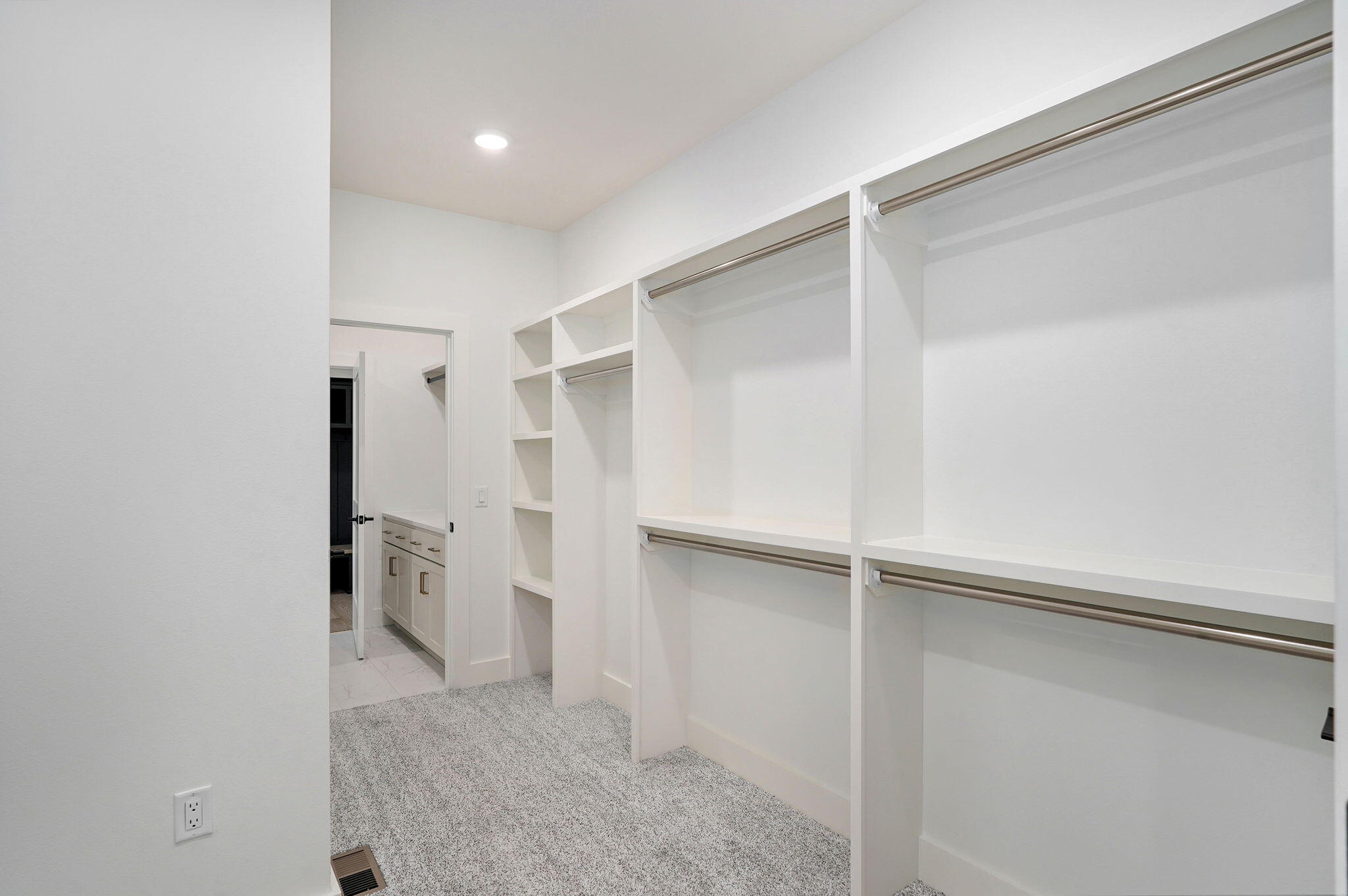 679 North Fox Hill Circle Property Photo 19