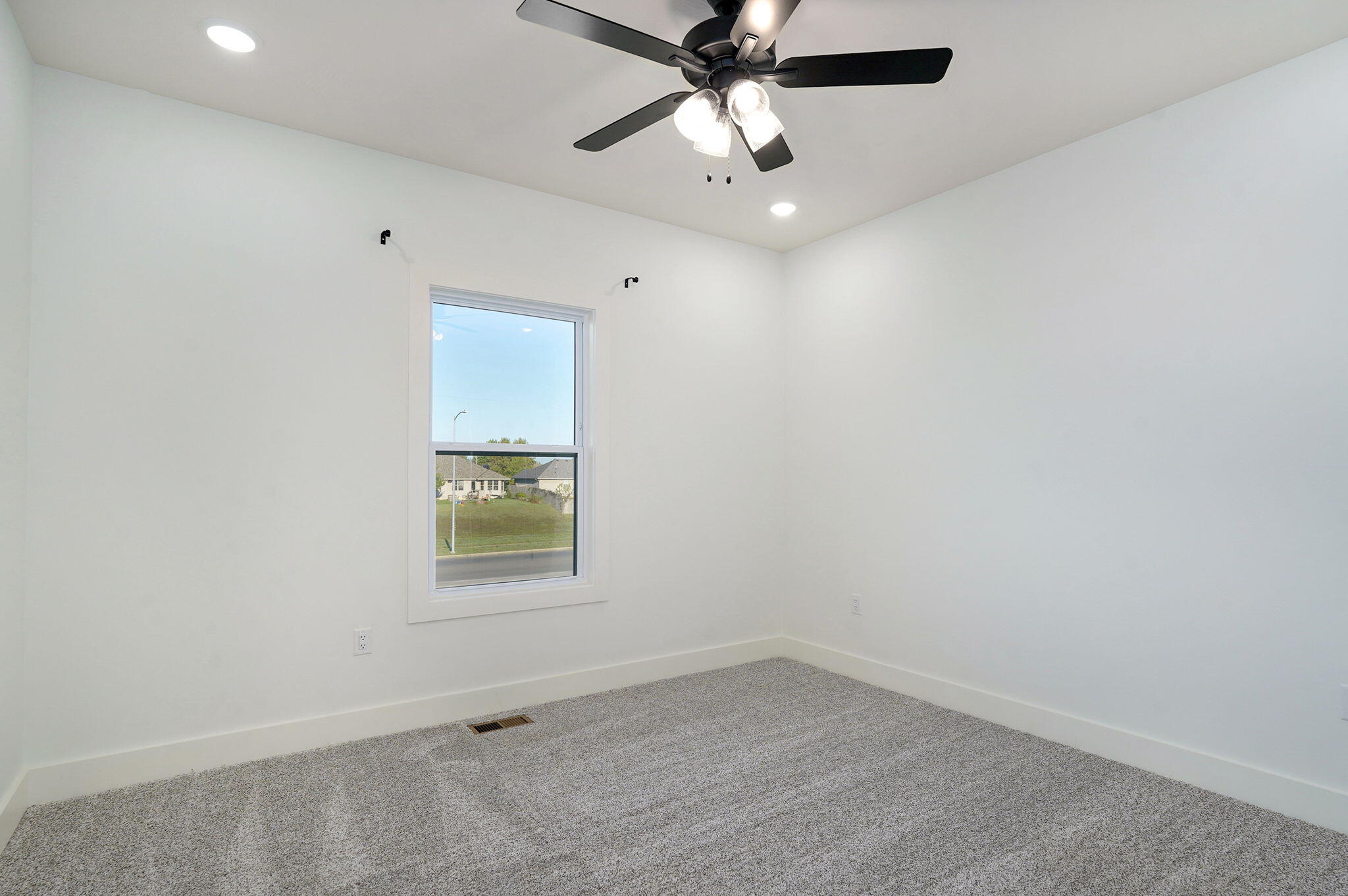 679 North Fox Hill Circle Property Photo 29