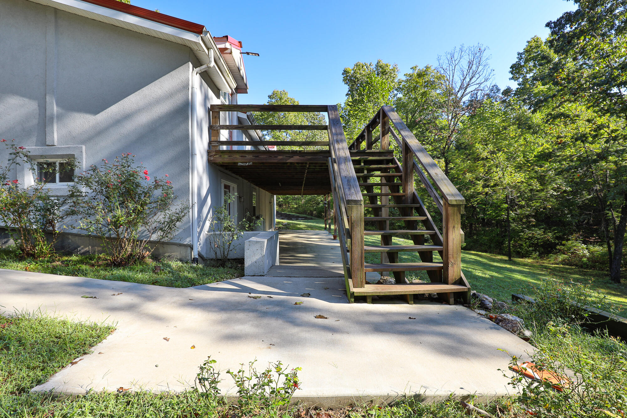 8 Dallion Ford Lane Property Photo 4