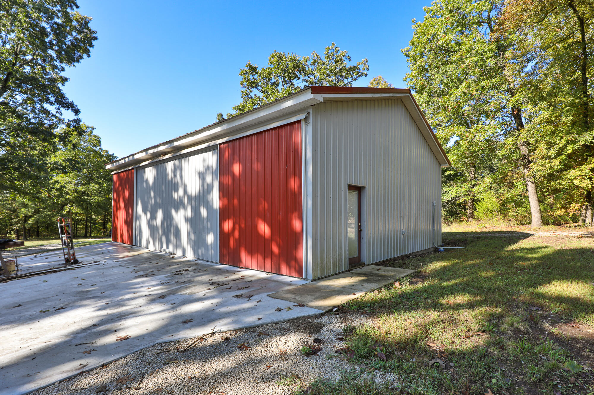 8 Dallion Ford Lane Property Photo 9