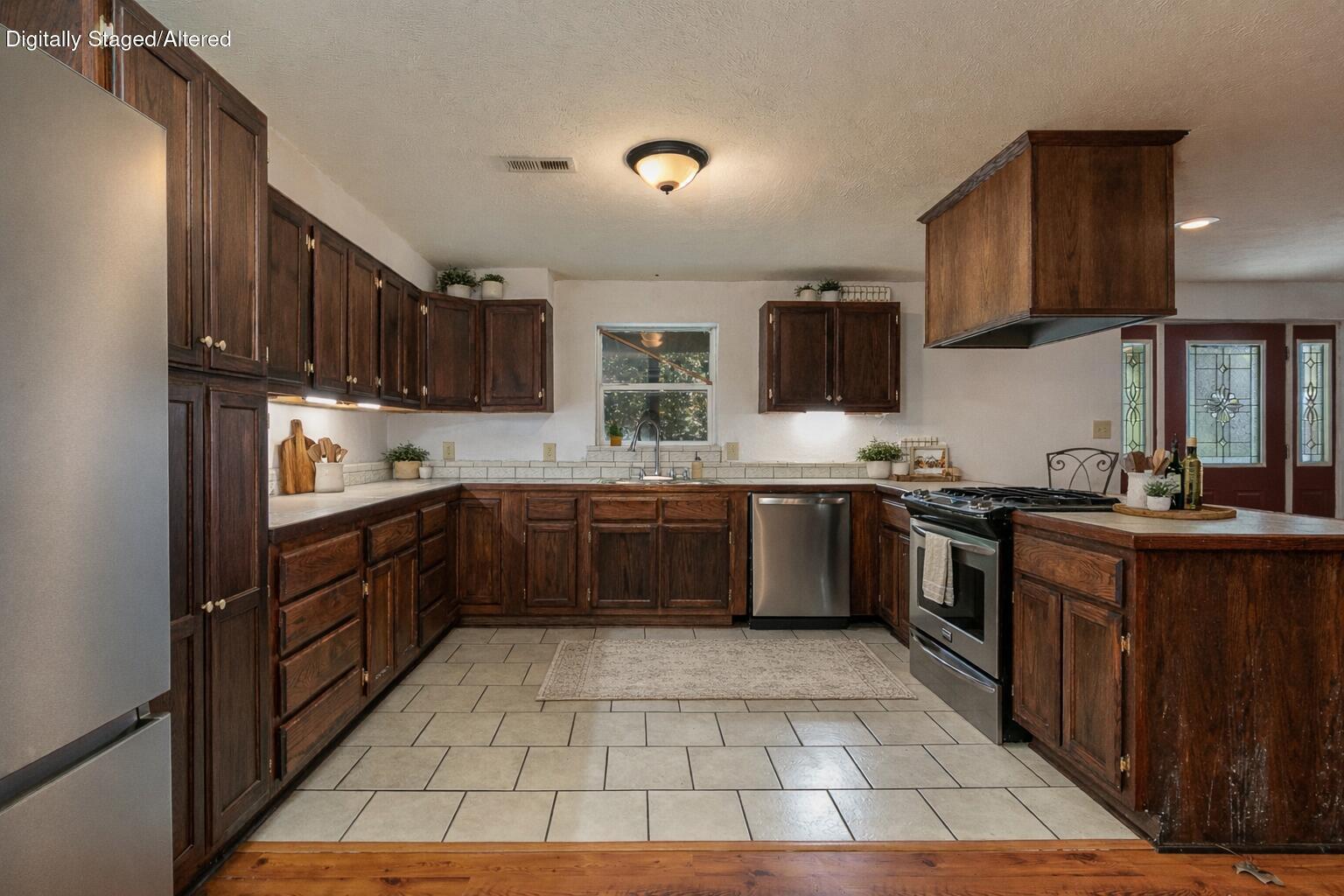 8 Dallion Ford Lane Property Photo 17