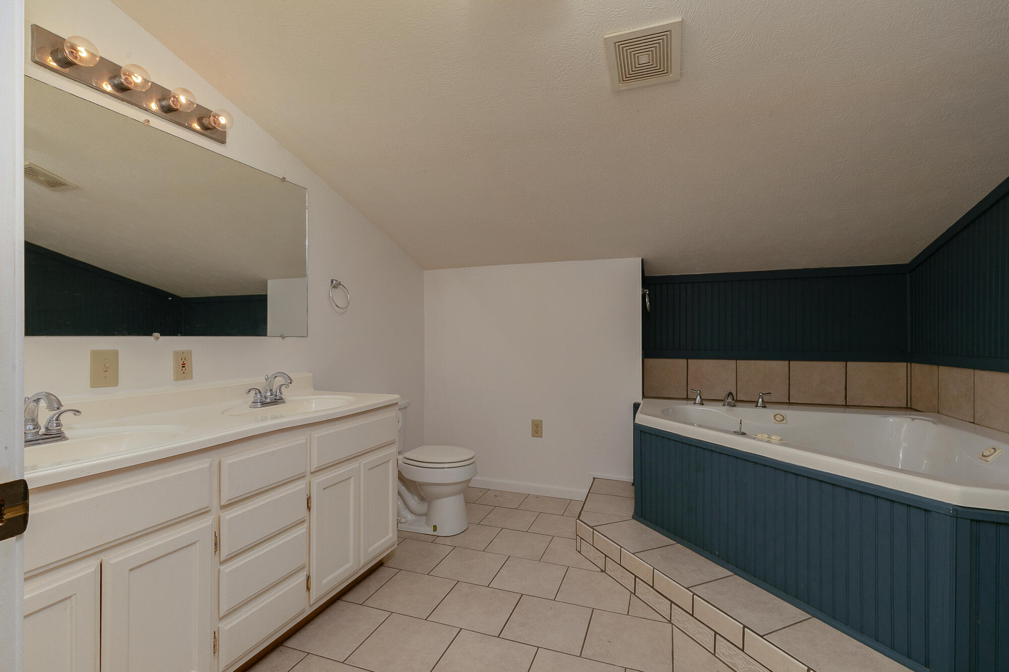 8 Dallion Ford Lane Property Photo 36