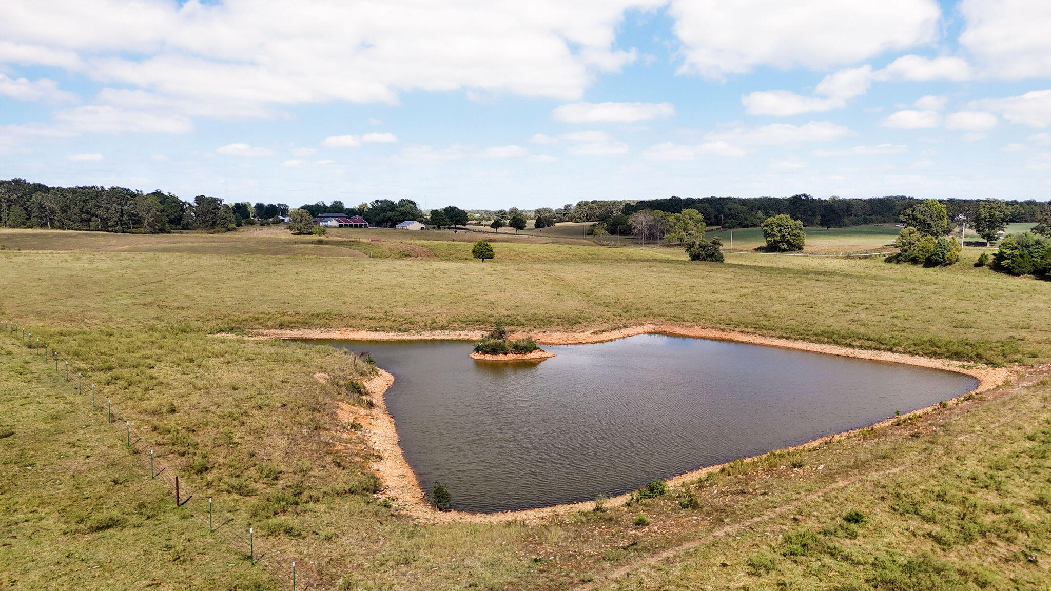 703 Mockingbird Road Property Photo 8