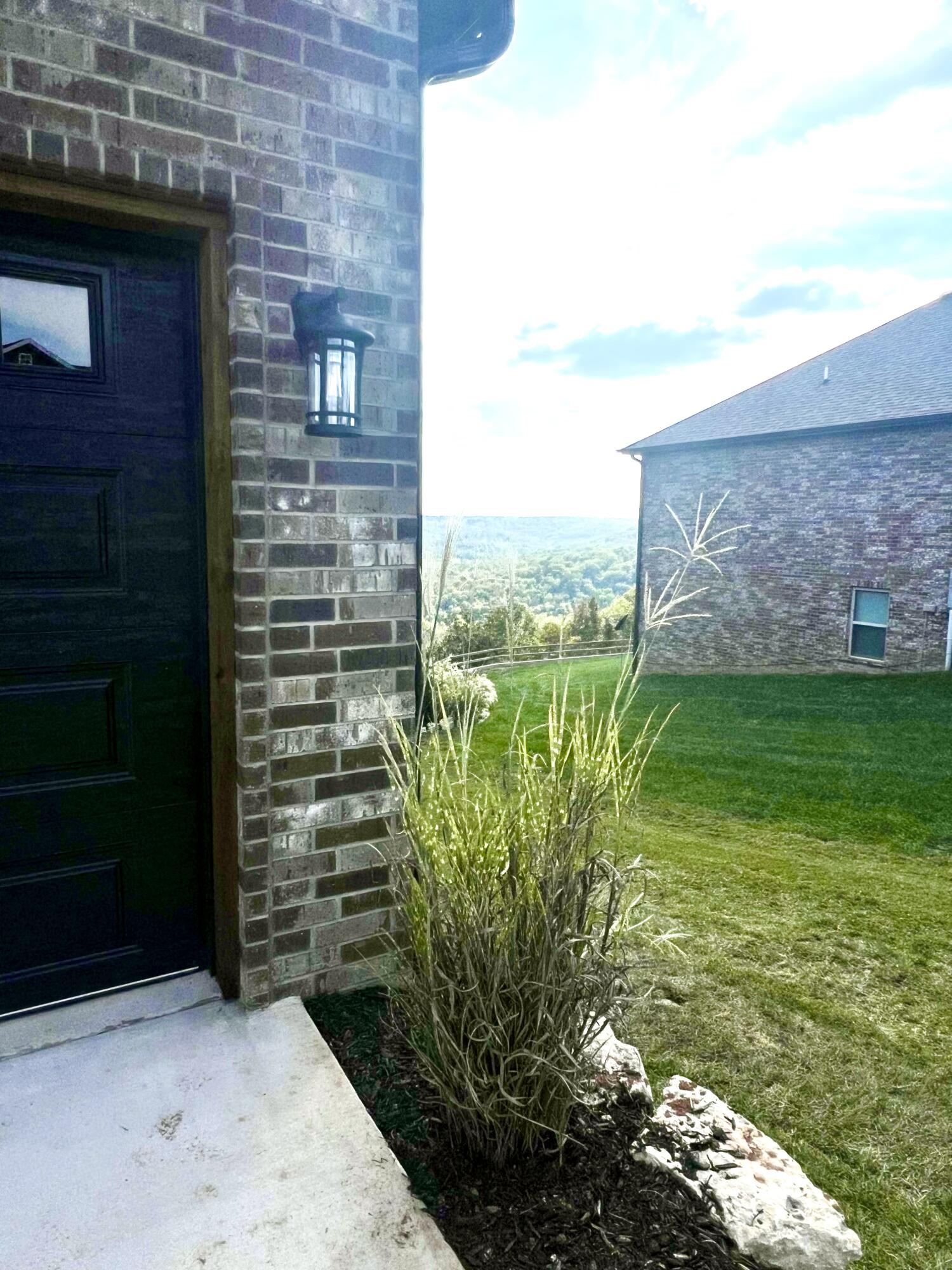 327 Sunset Drive Property Photo 7