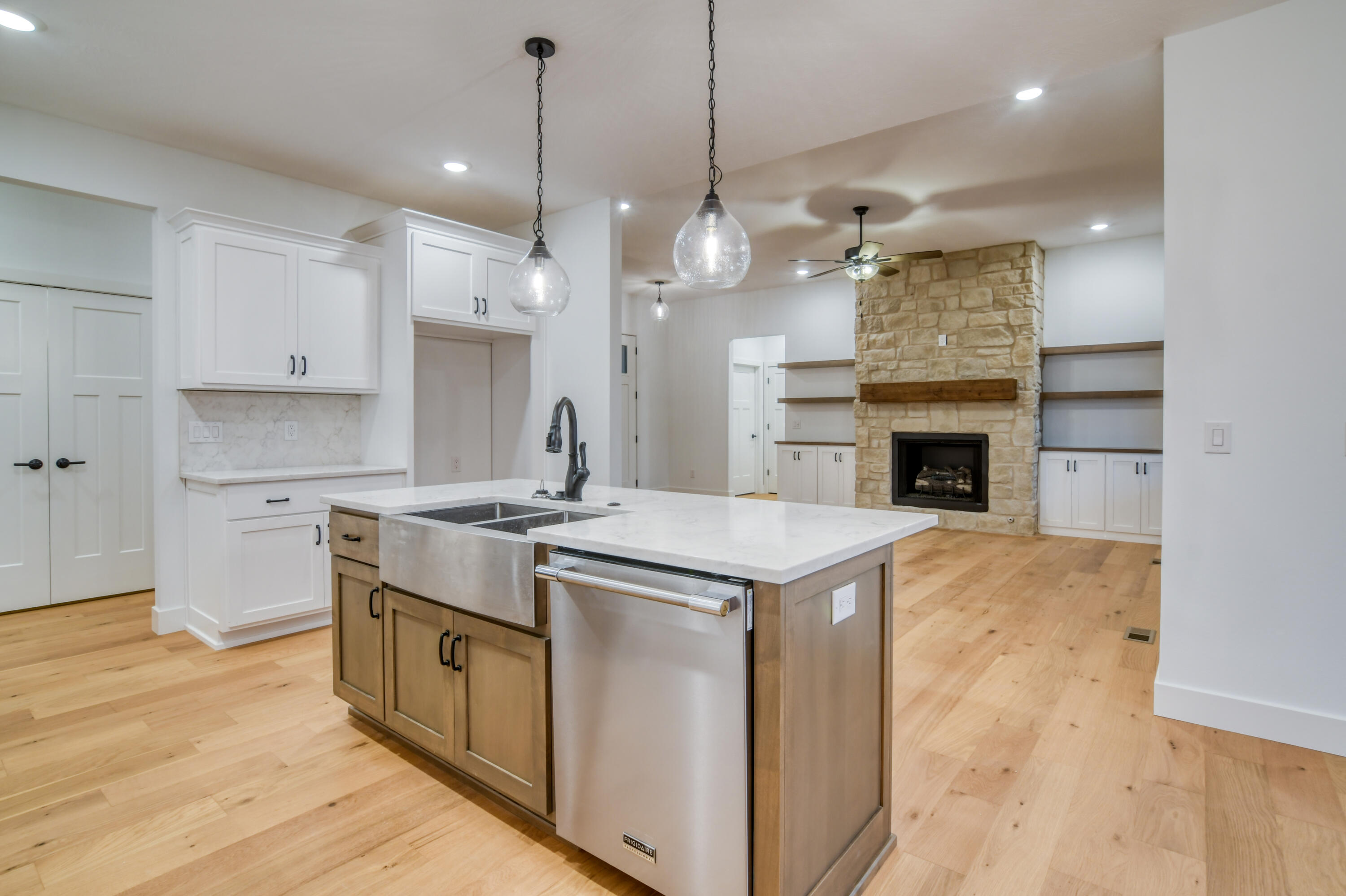 327 Sunset Drive Property Photo 20