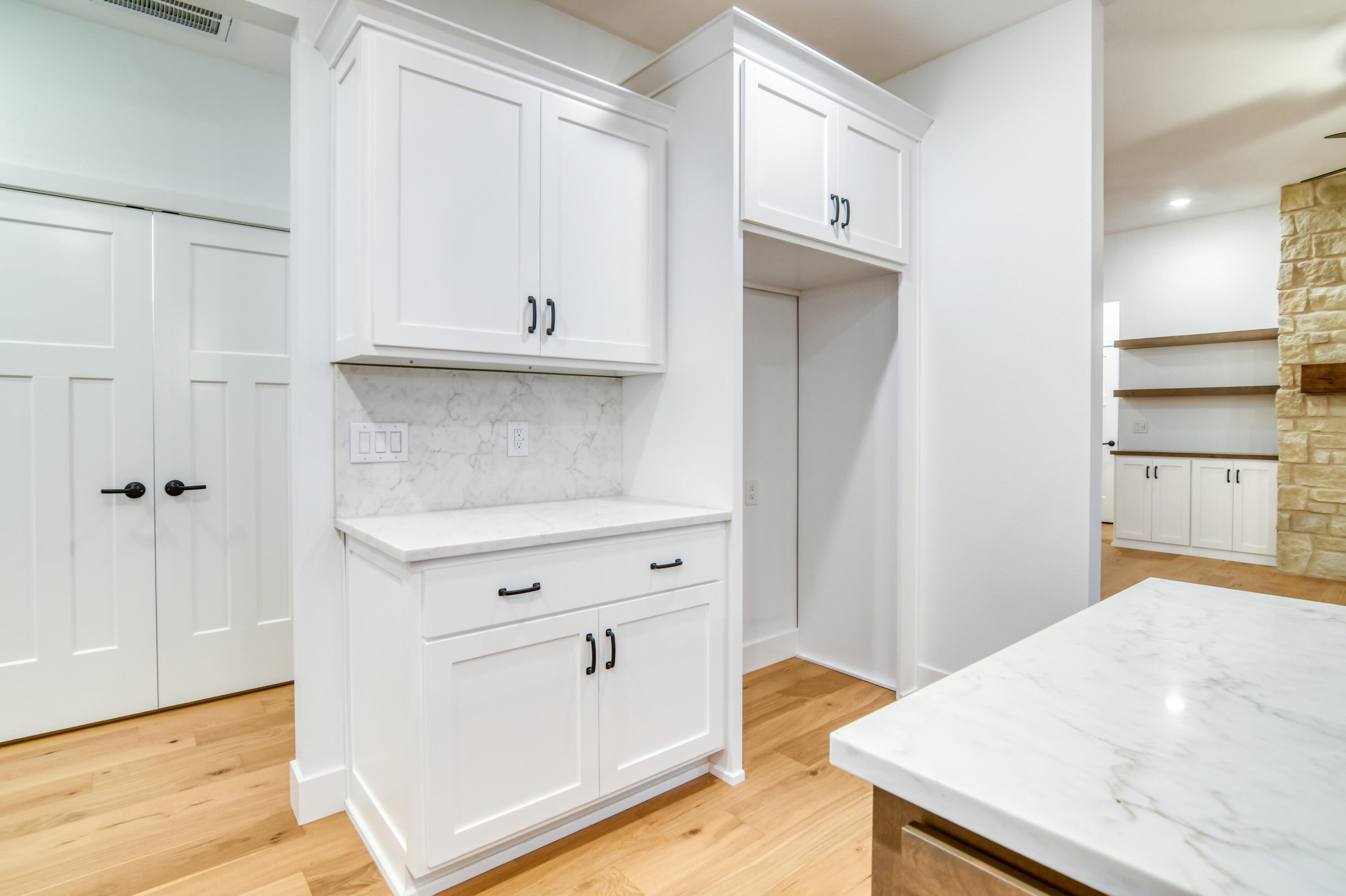 327 Sunset Drive Property Photo 23