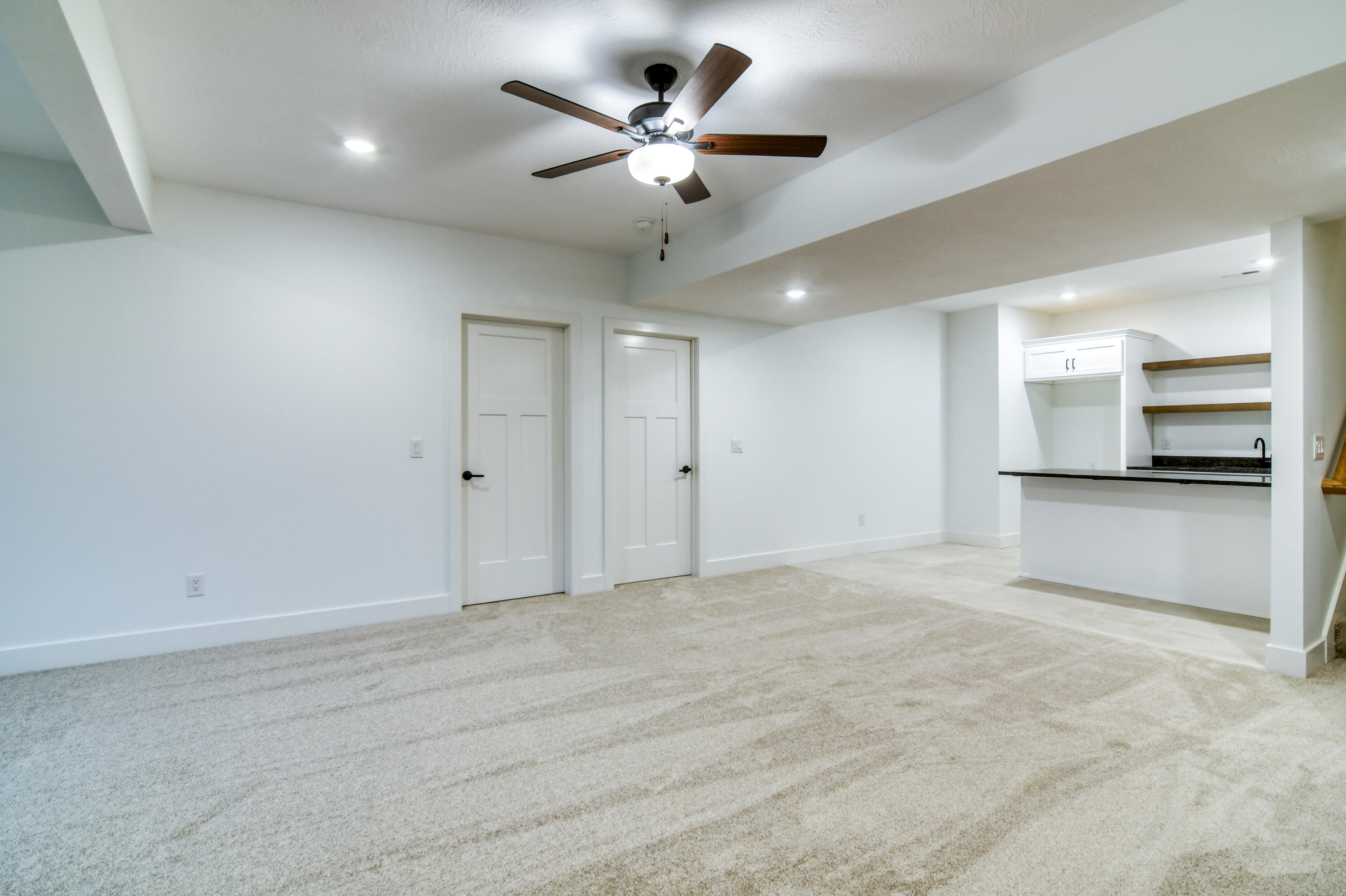 327 Sunset Drive Property Photo 44