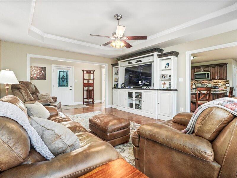 2321 Alley Springs Drive Property Photo 7