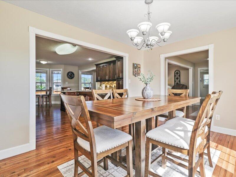 2321 Alley Springs Drive Property Photo 18