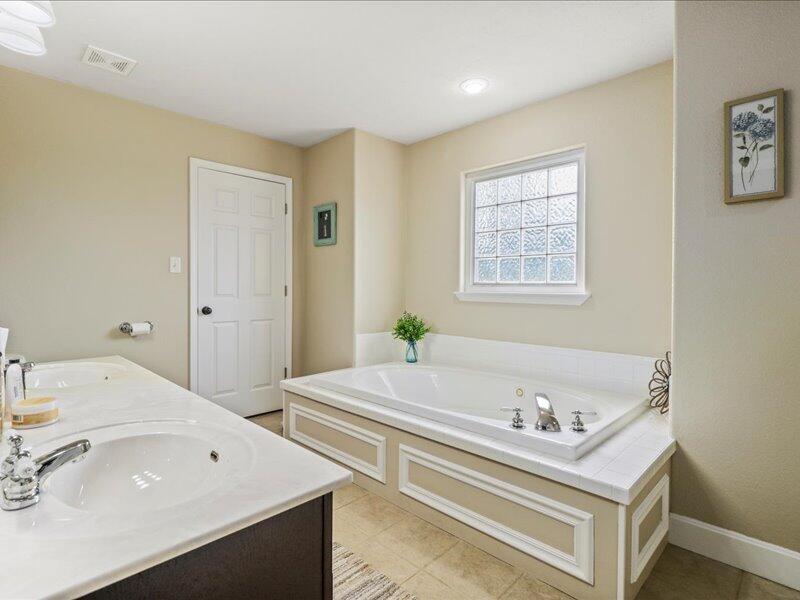 2321 Alley Springs Drive Property Photo 22