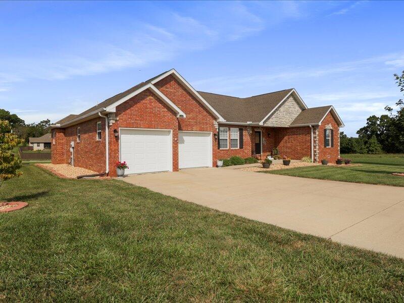 2321 Alley Springs Drive Property Photo 30