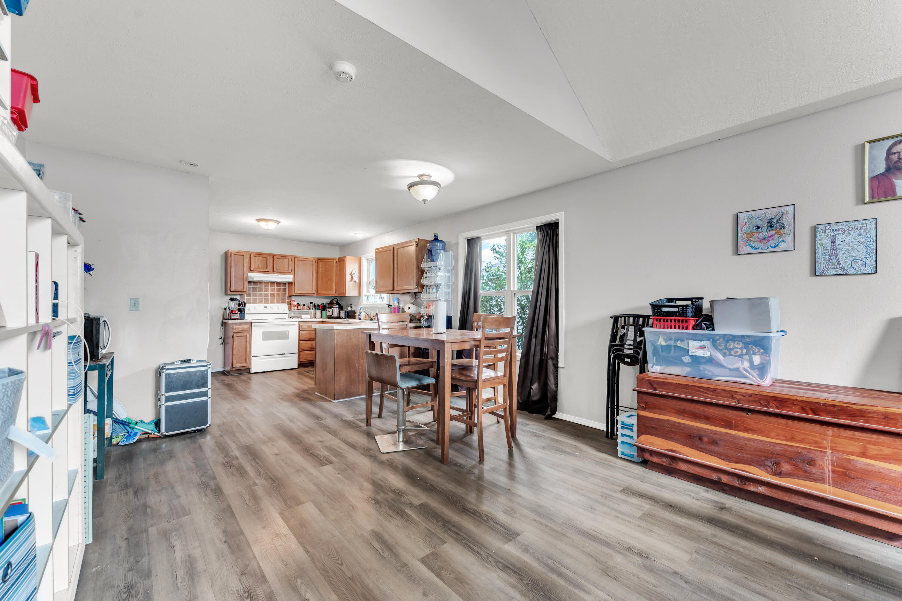 881 West Butterfield Drive Property Photo 8