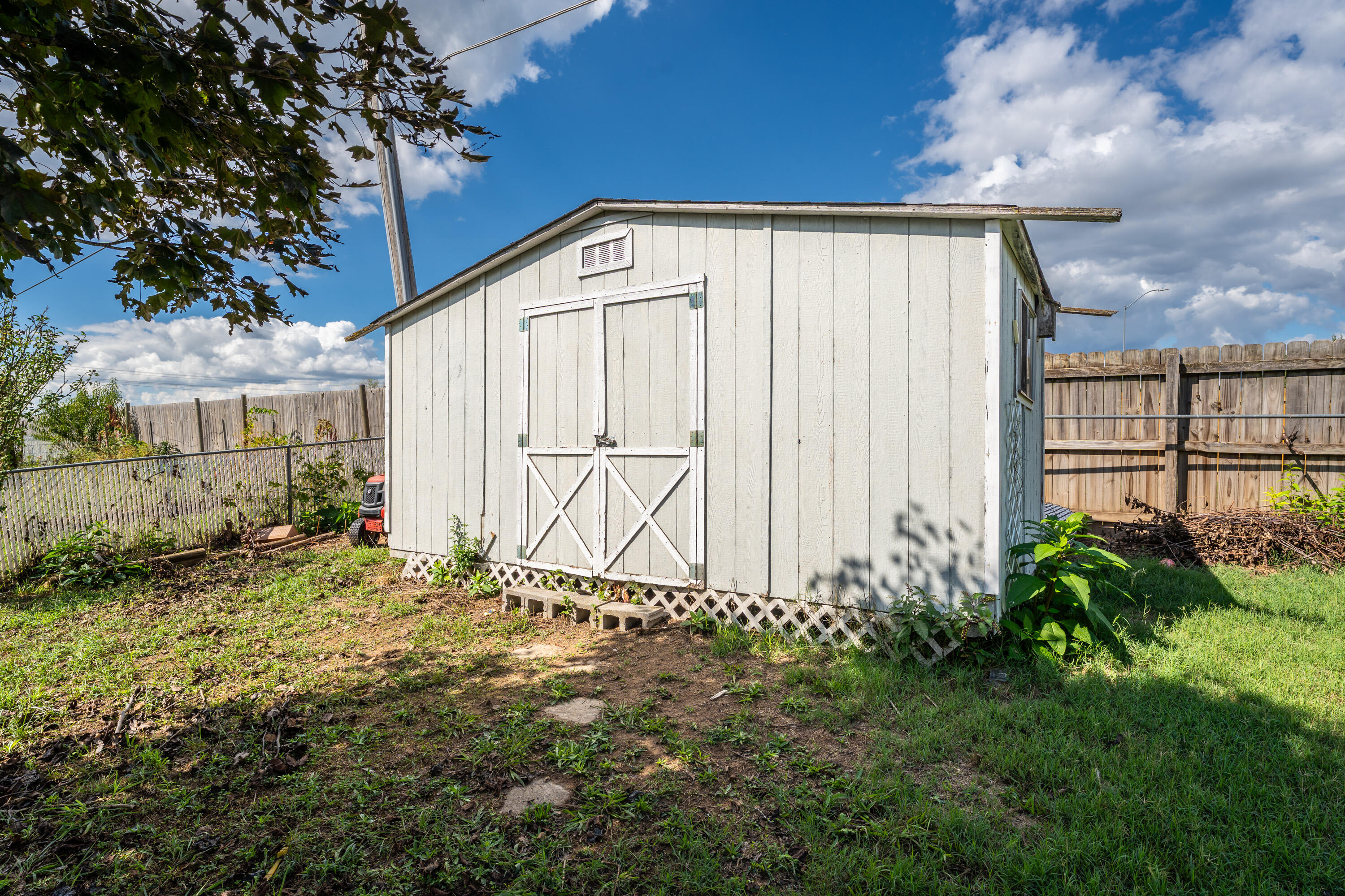 881 West Butterfield Drive Property Photo 23