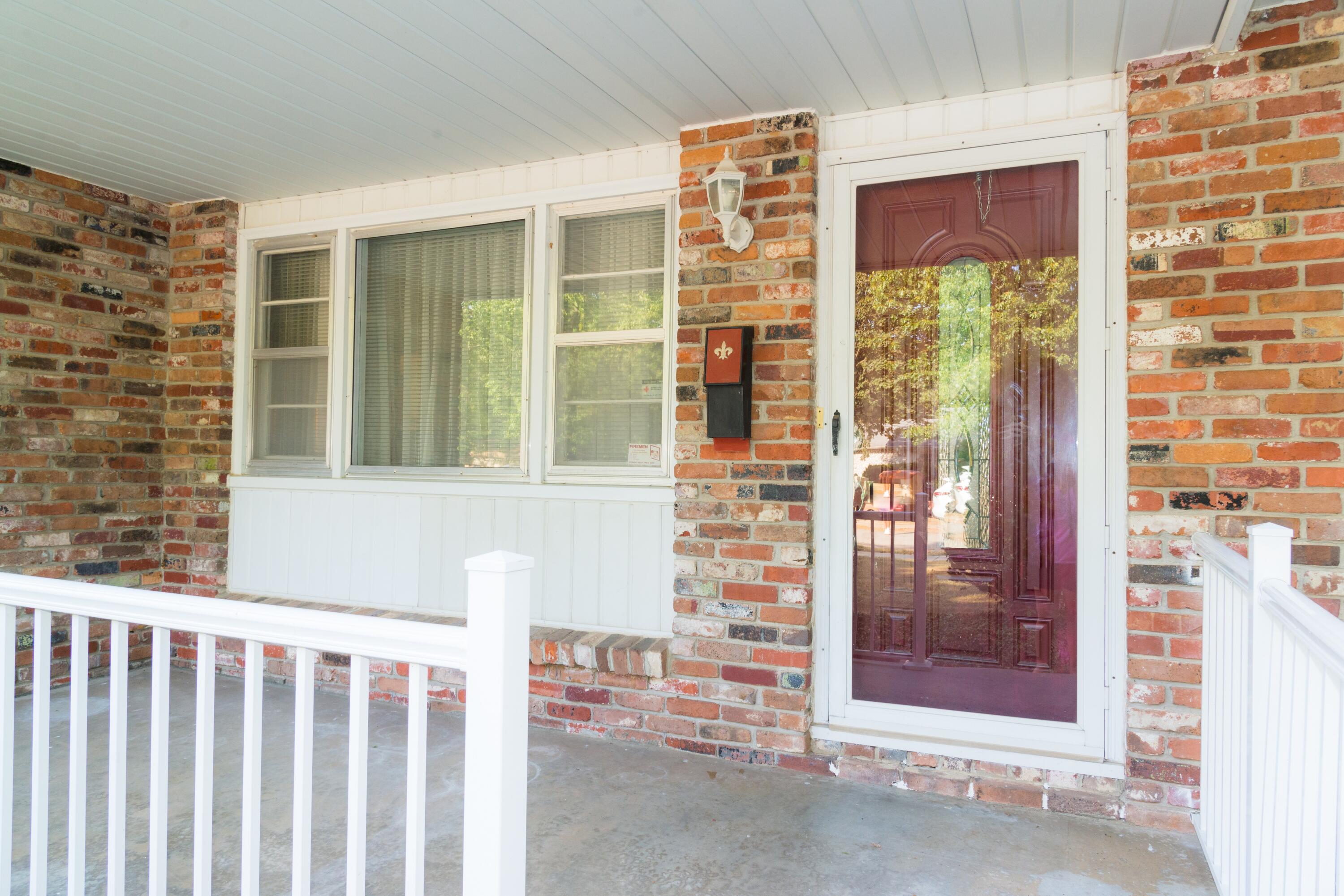 1517 South John Avenue Property Photo 3