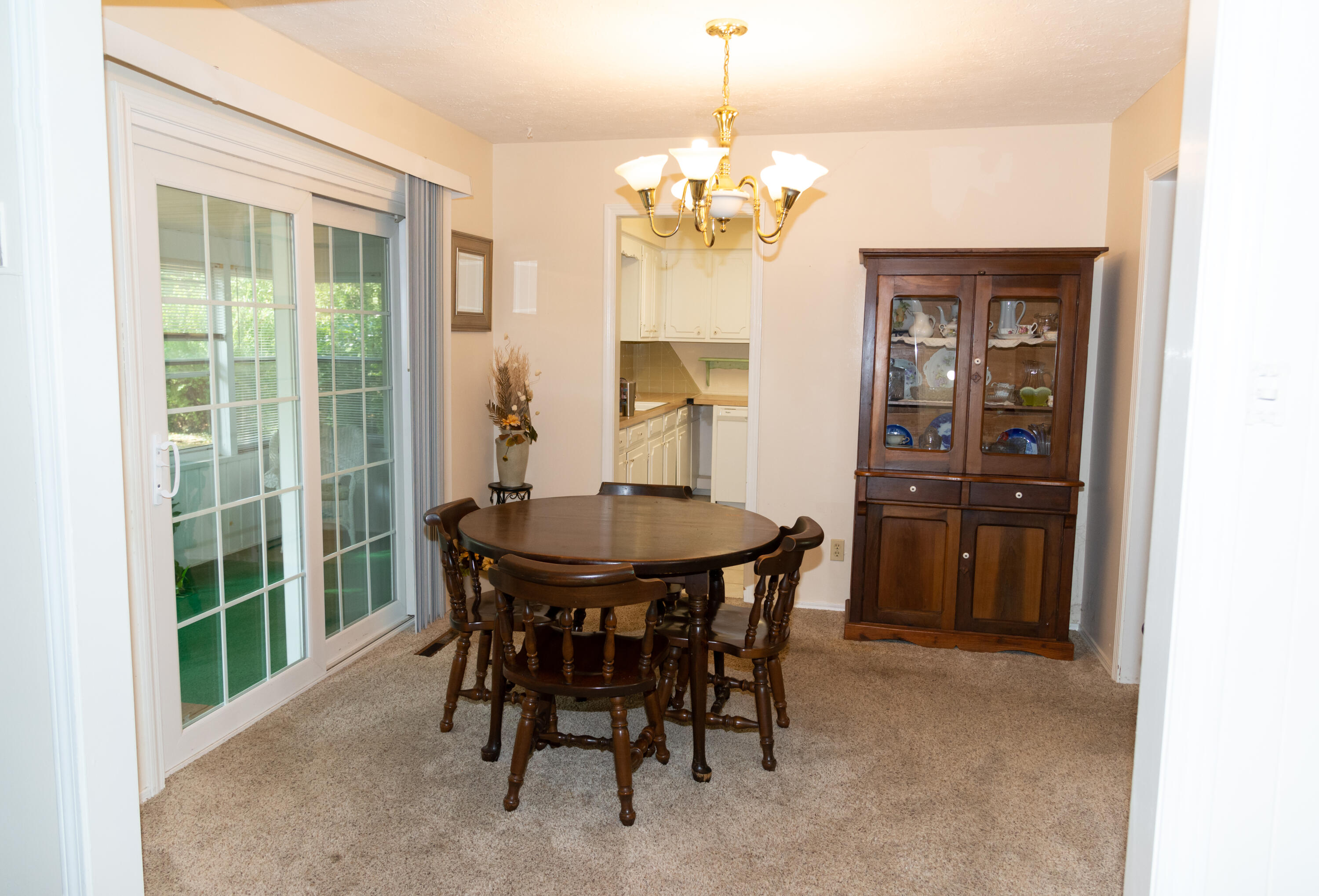 1517 South John Avenue Property Photo 4