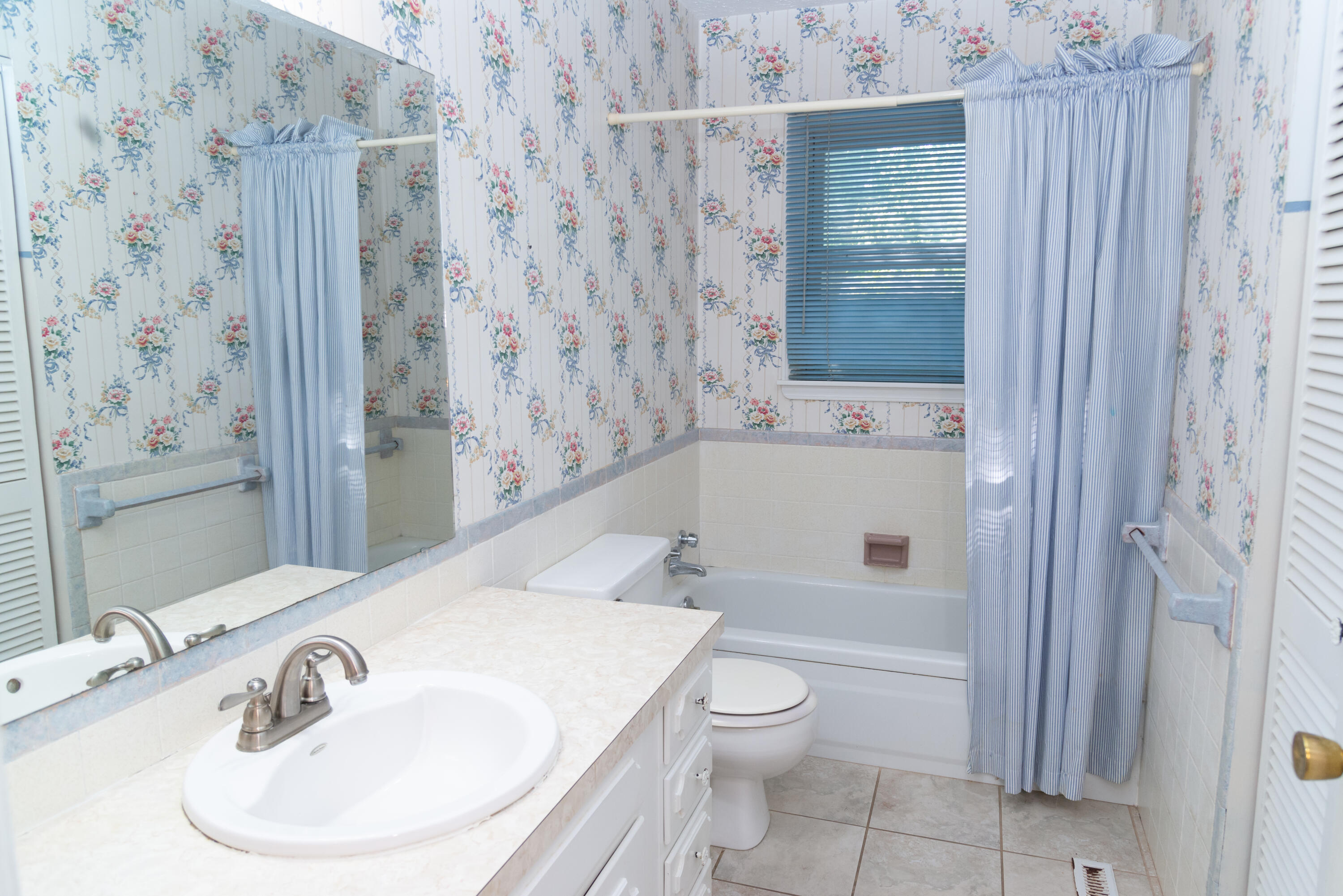 1517 South John Avenue Property Photo 12