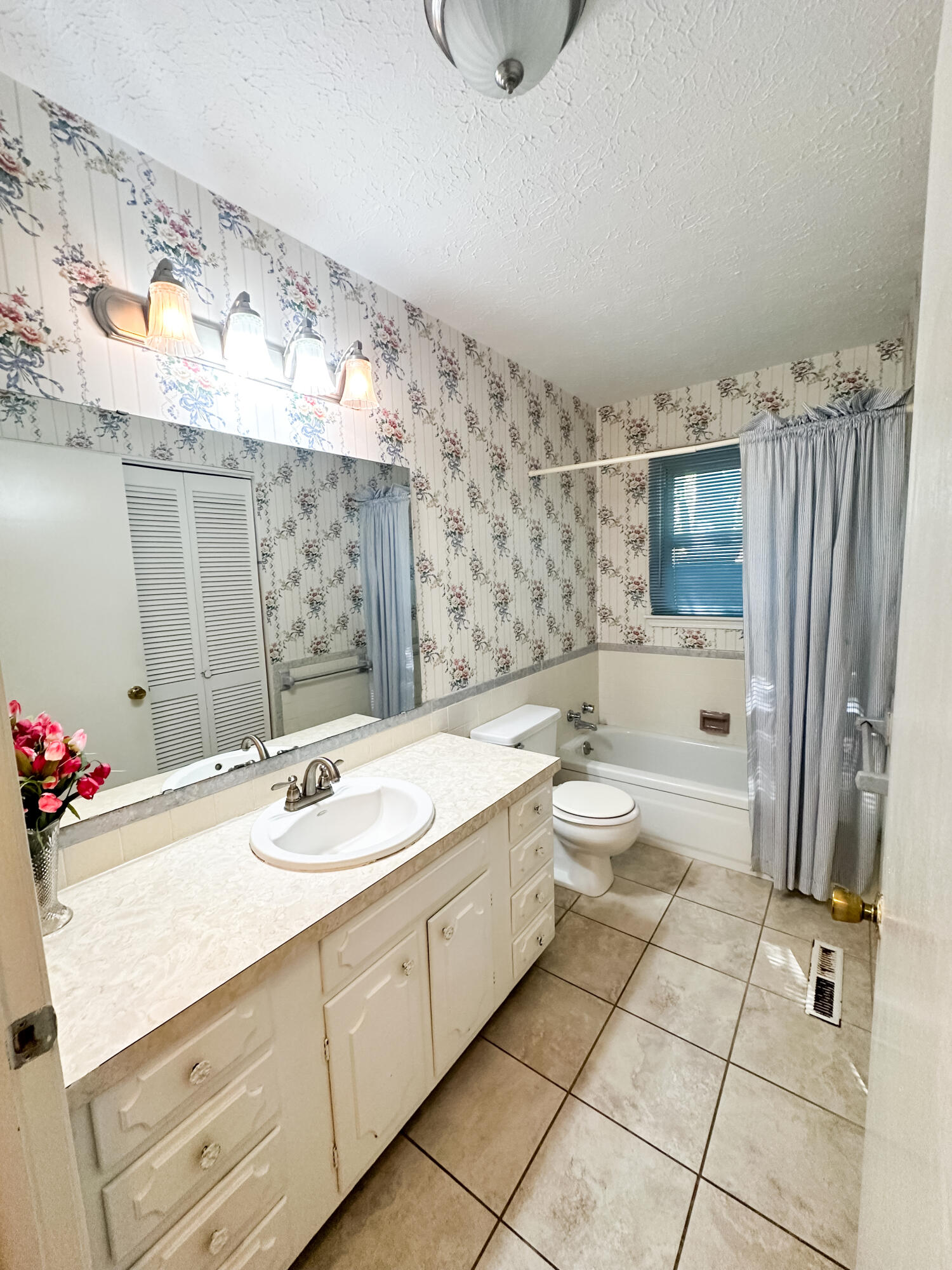 1517 South John Avenue Property Photo 17