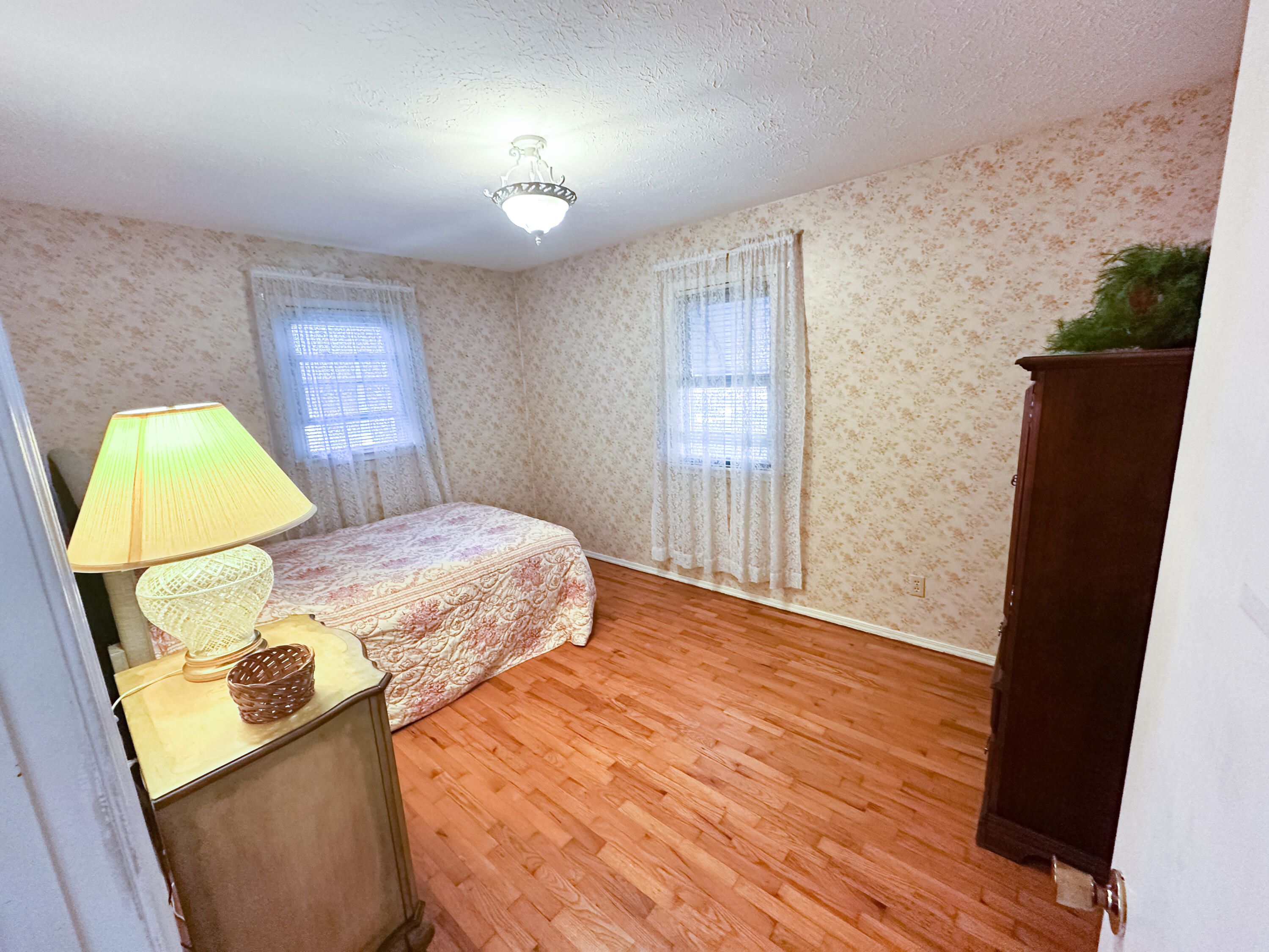 1517 South John Avenue Property Photo 19