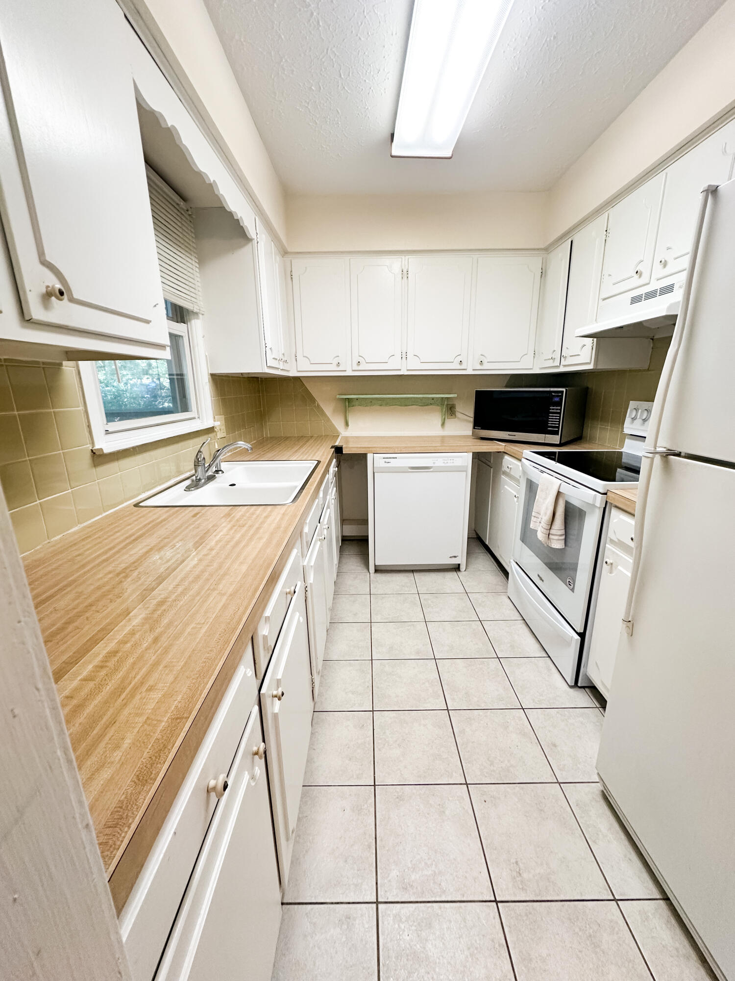 1517 South John Avenue Property Photo 23