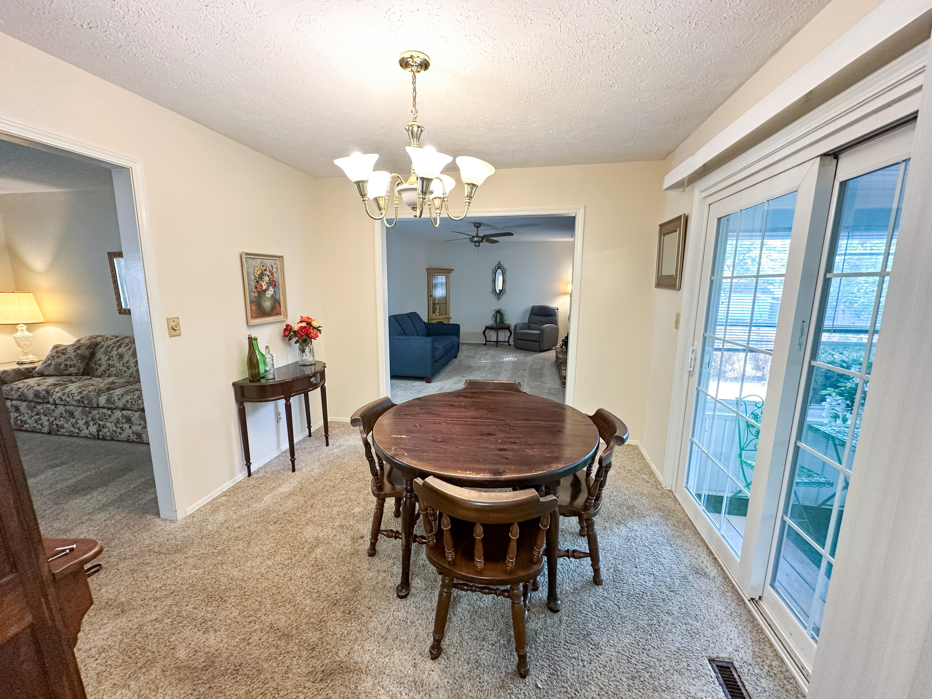 1517 South John Avenue Property Photo 27