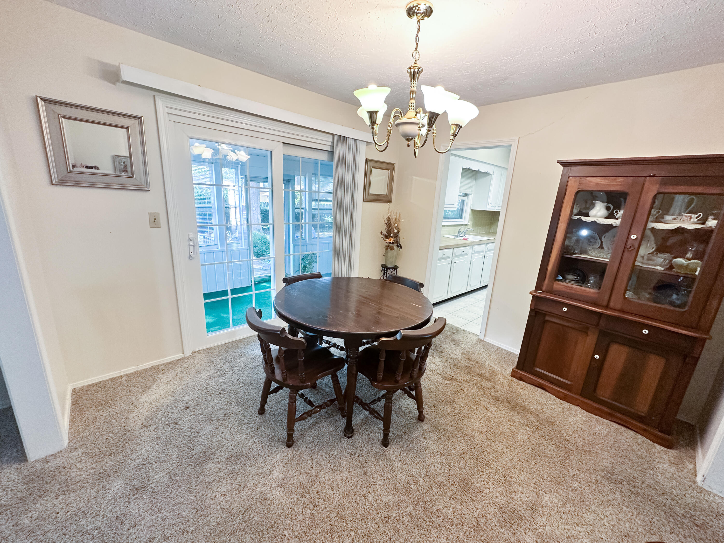 1517 South John Avenue Property Photo 30