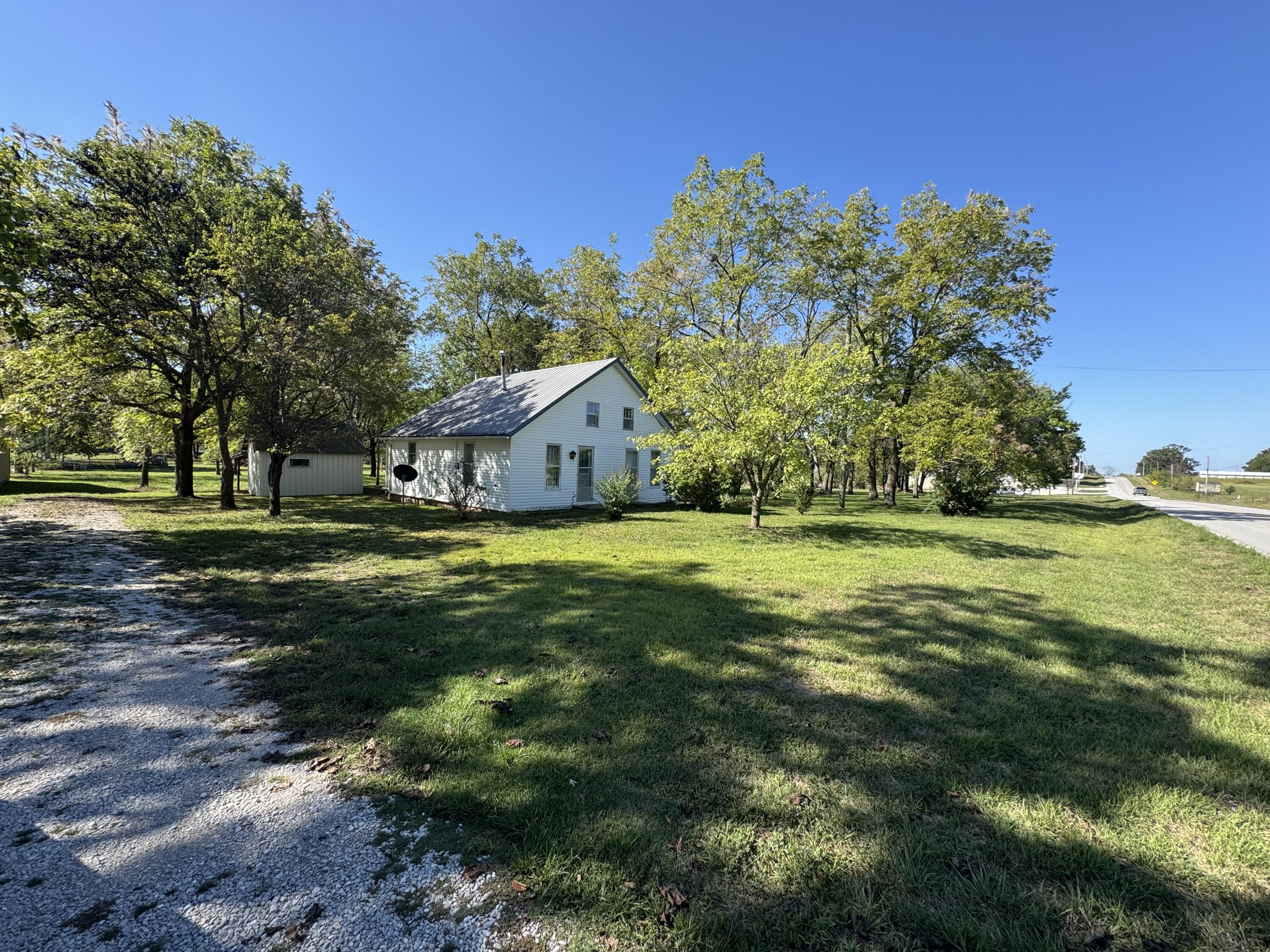 238 South Clompton Street Property Photo 4