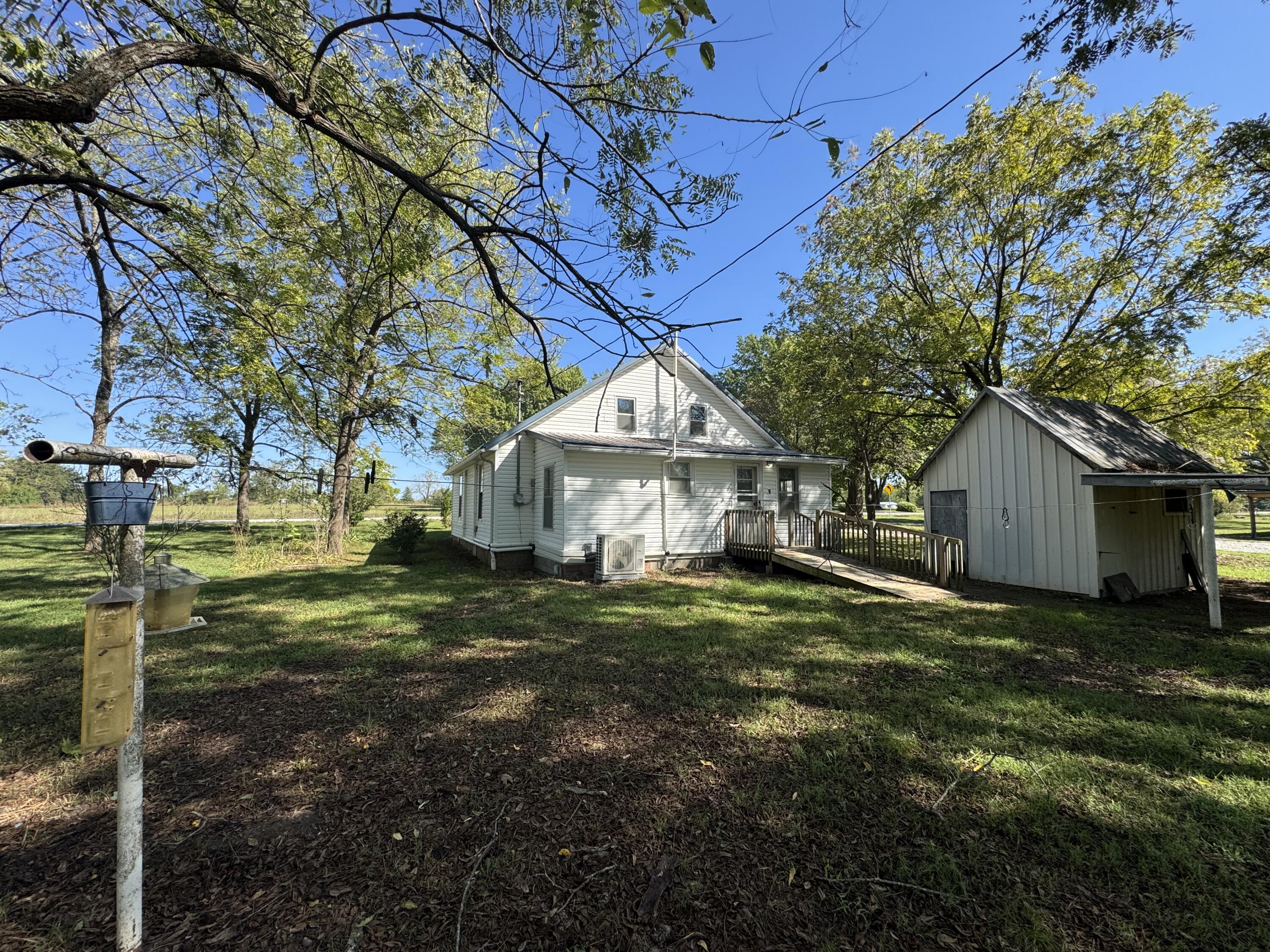 238 South Clompton Street Property Photo 6