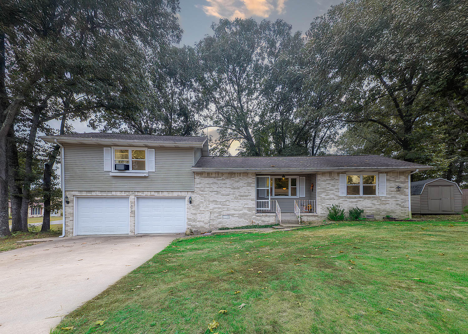 1905 Van Buren Avenue Property Photo 1