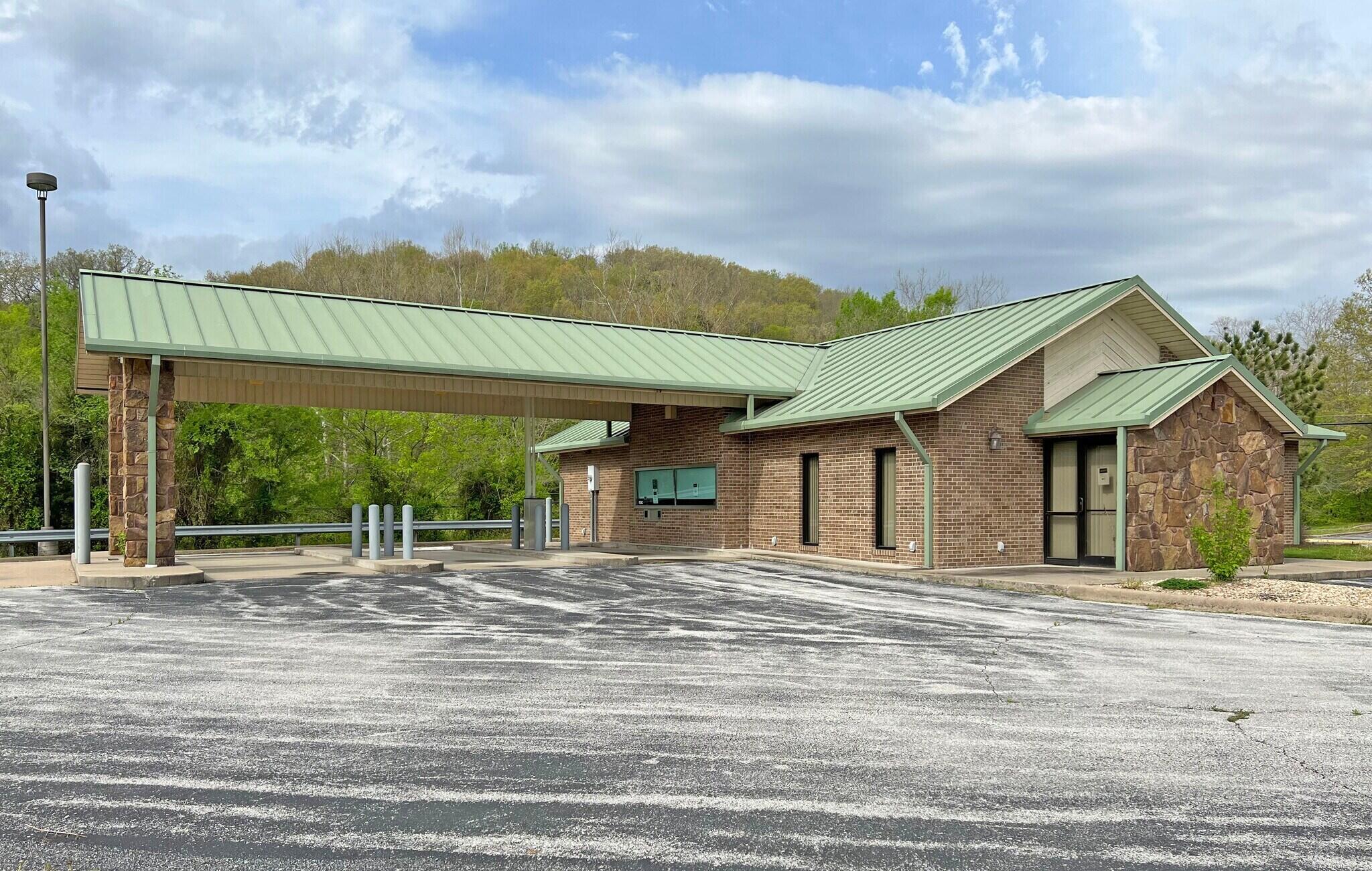 30667 State Highway 413 Property Photo 1
