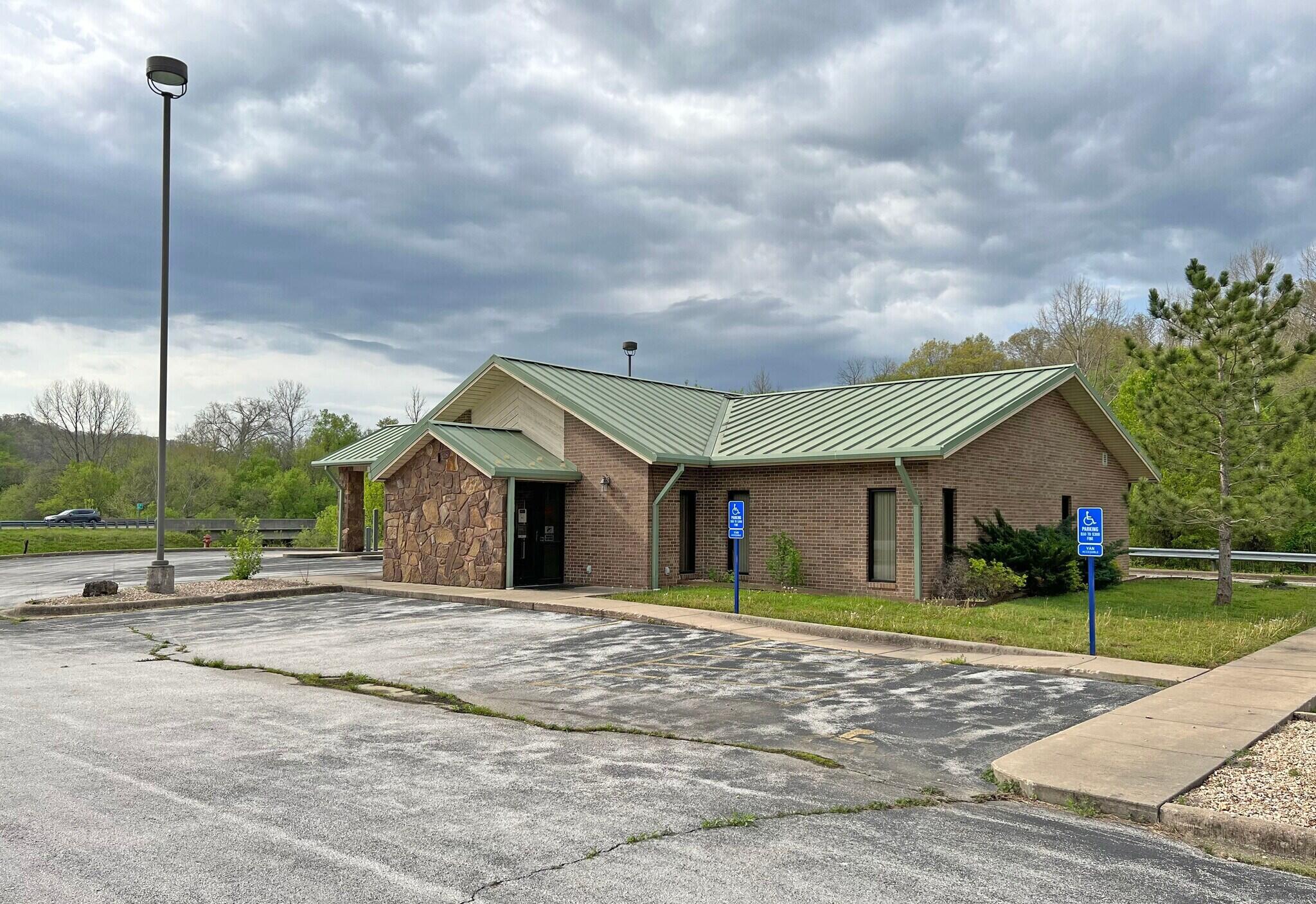 30667 State Highway 413 Property Photo 2