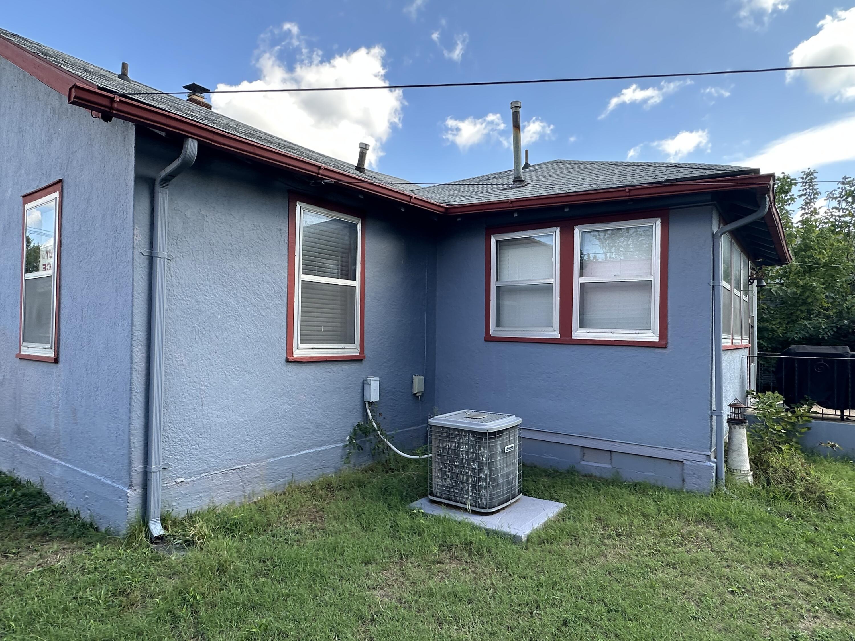 910 West Broadway Avenue Property Photo 6