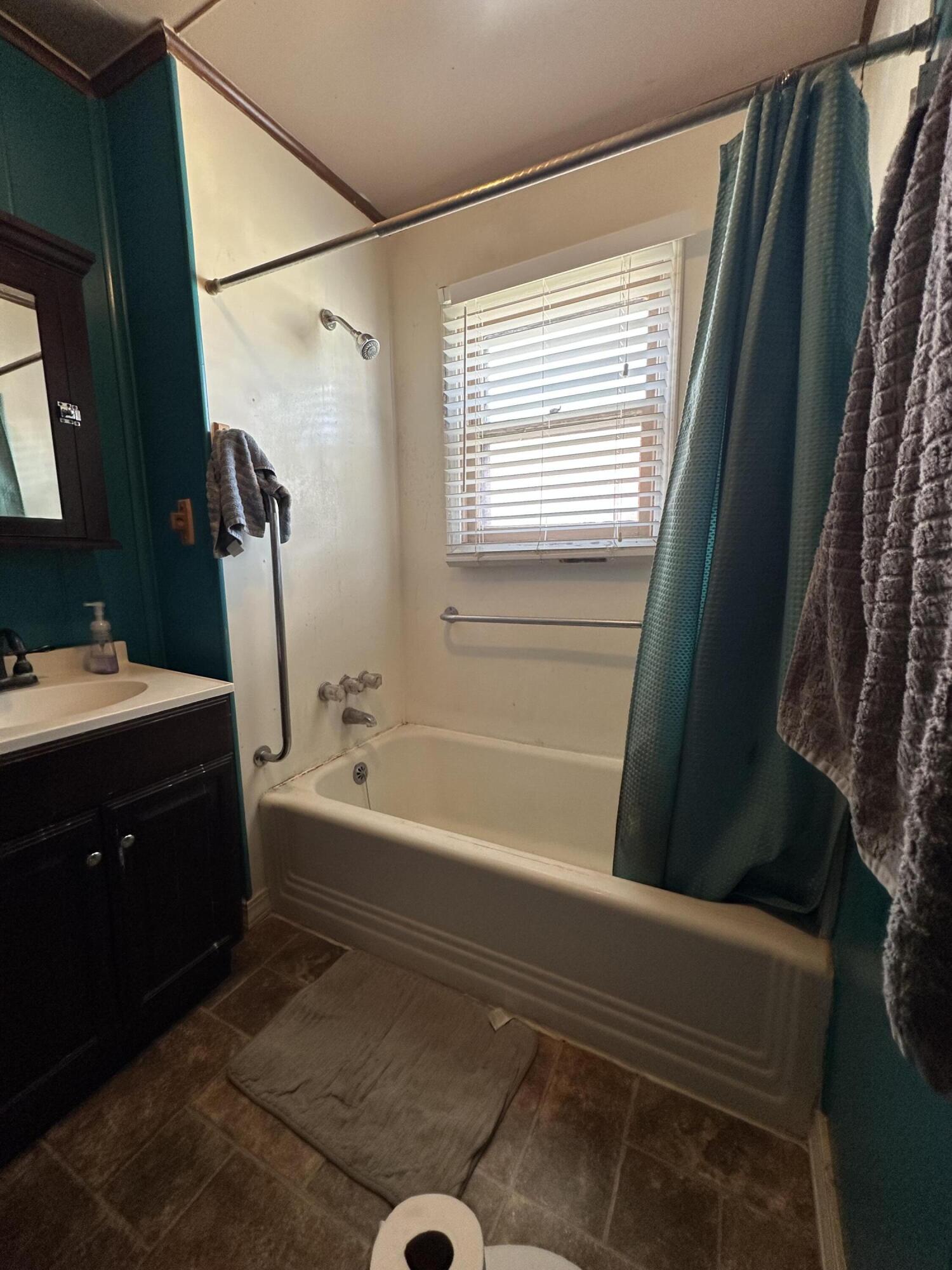 910 West Broadway Avenue Property Photo 18